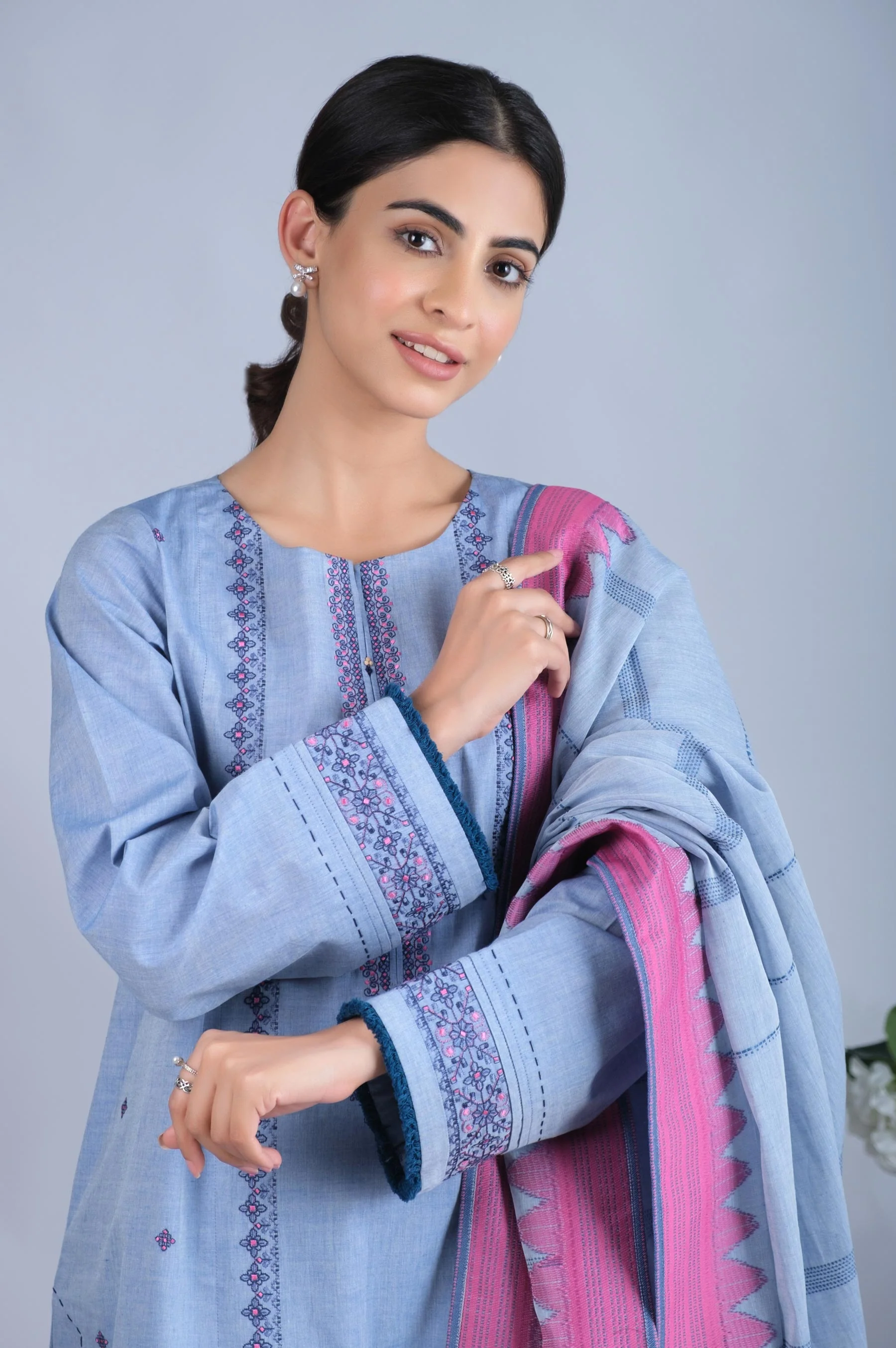 Unstitched 3 Piece Embroidered Yarn Dyed Jacquard Suit - Image 8