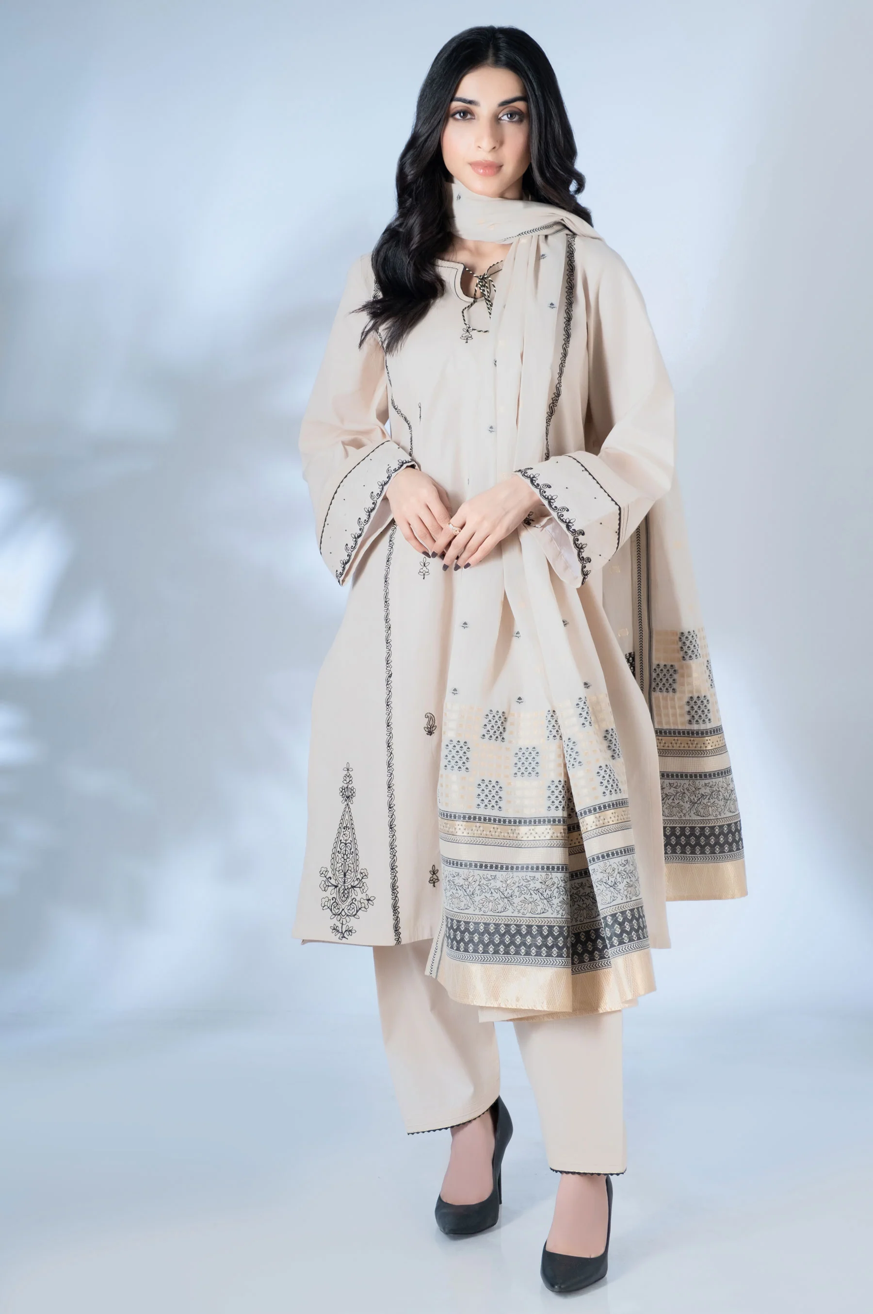 Unstitched 3 Piece Embroidered Yarn Dyed Jacquard Suit - Image 2