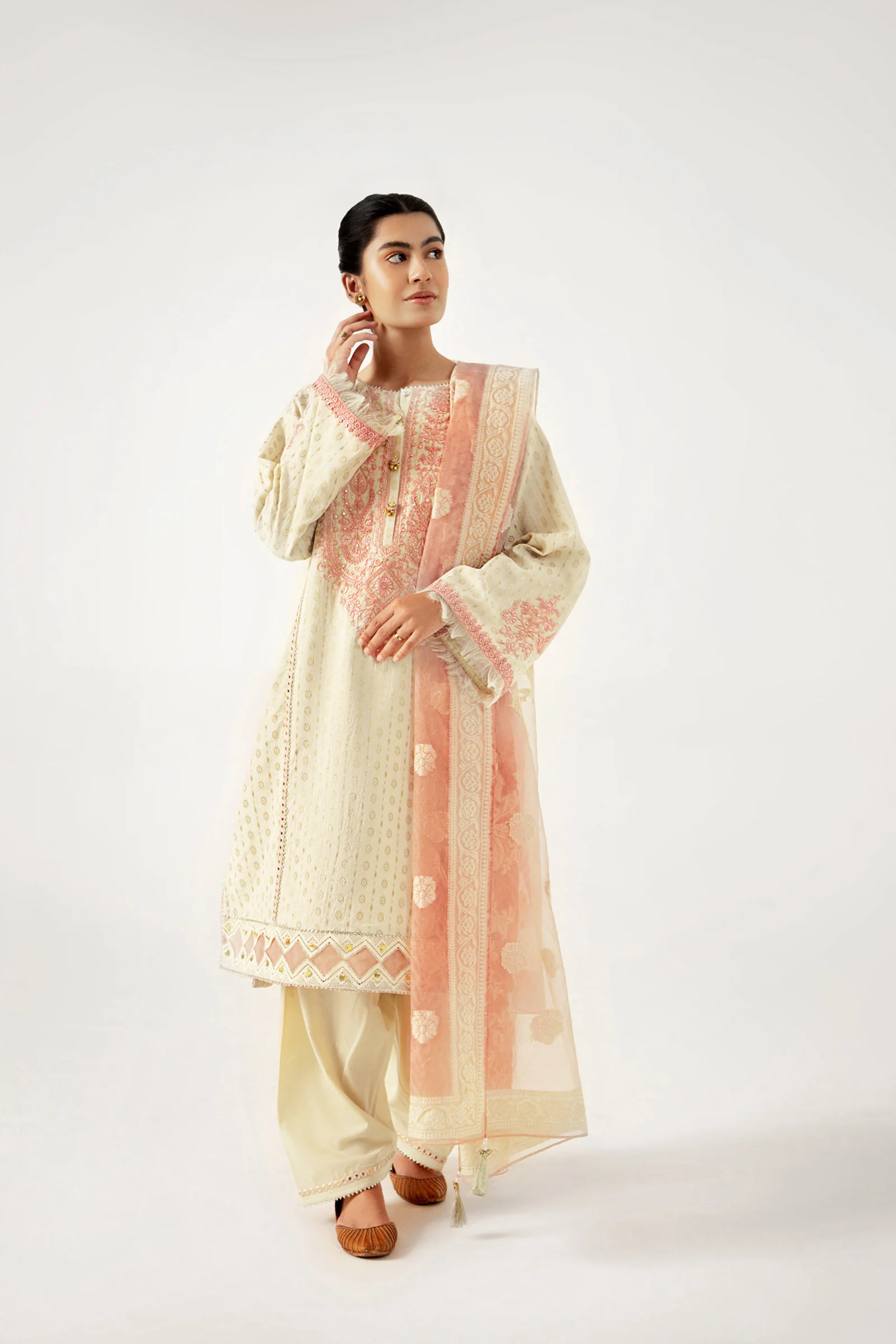 Unstitched 3 Piece Maysuri Jacquard Shirt with Cotton Net Jacqaurd Dupatta - Image 4