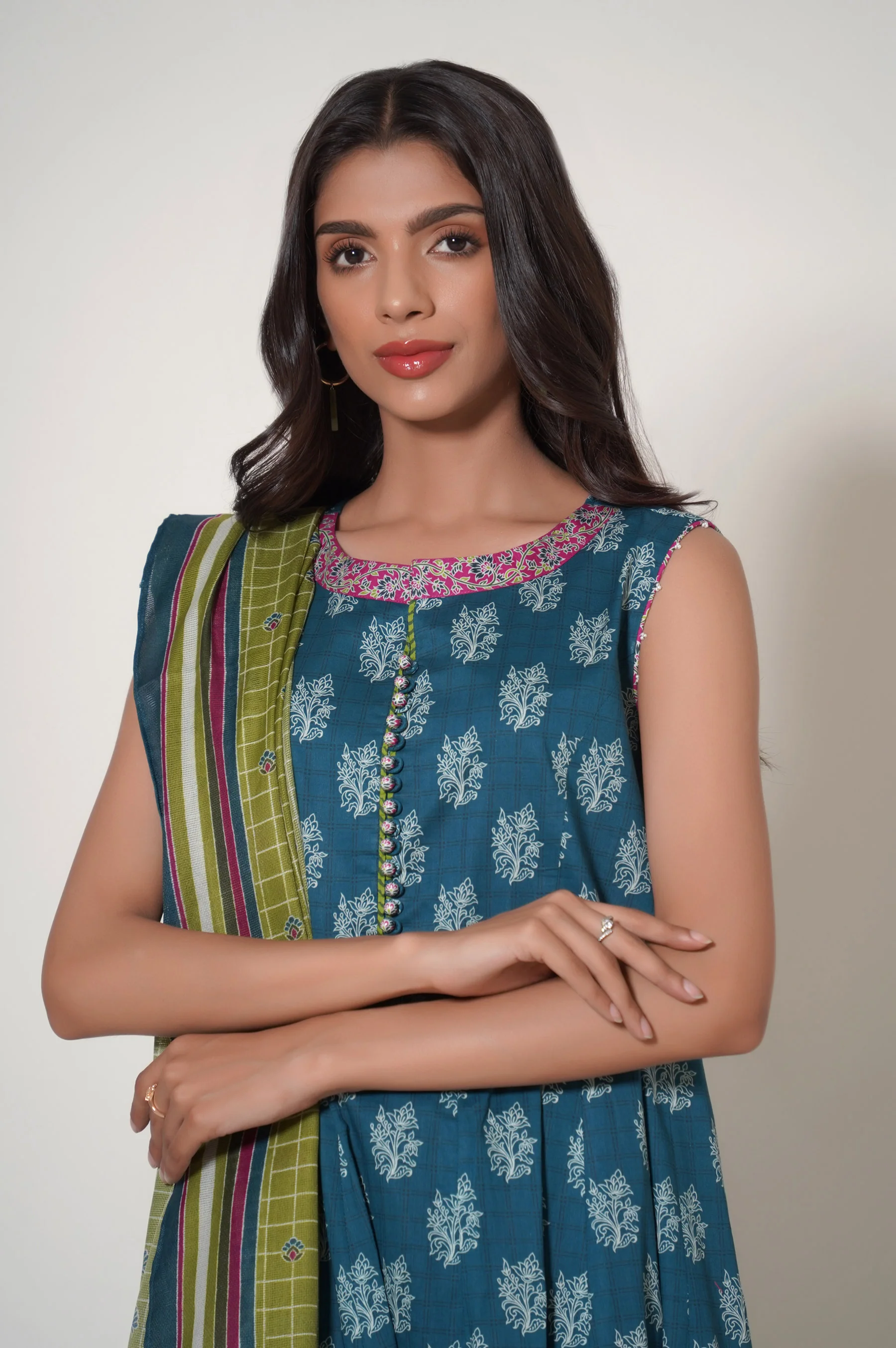 Unstitched 3 Piece Printed Cambric Suit - Image 4