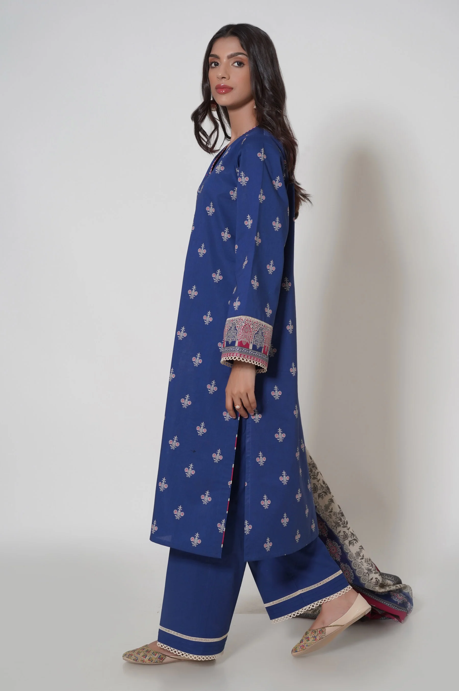 Unstitched 3 Piece Printed Cambric Suit - Image 4