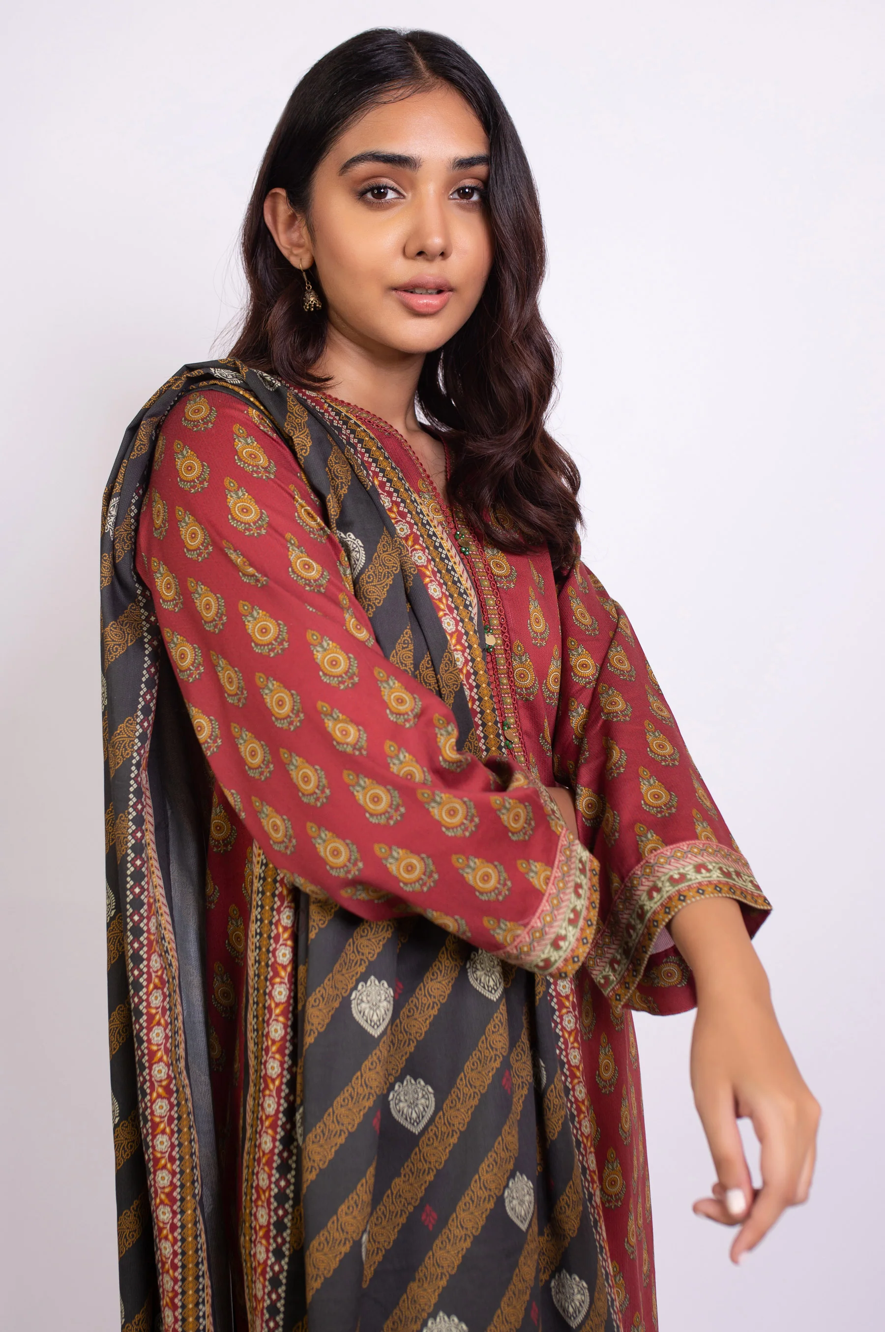 Unstitched 3 Piece Printed Cottel Suit - Image 4