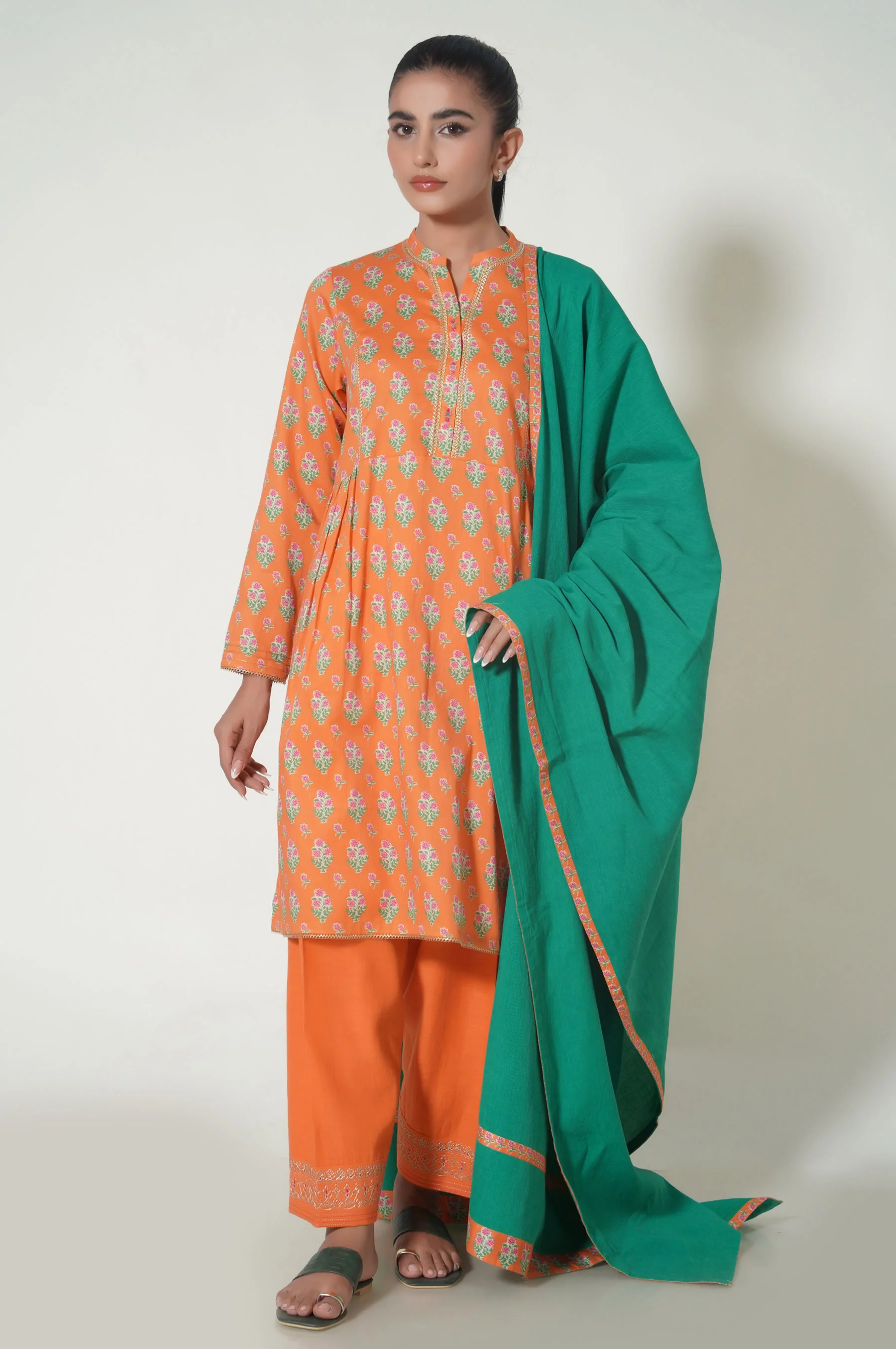 Unstitched 3 Piece Printed Cottle Suit - Image 3