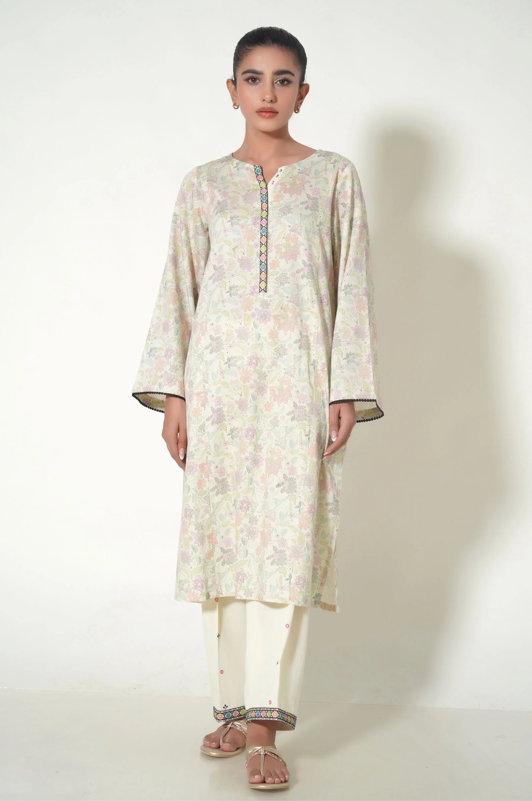Unstitched 3 Piece Printed Cottle Suit - Image 4