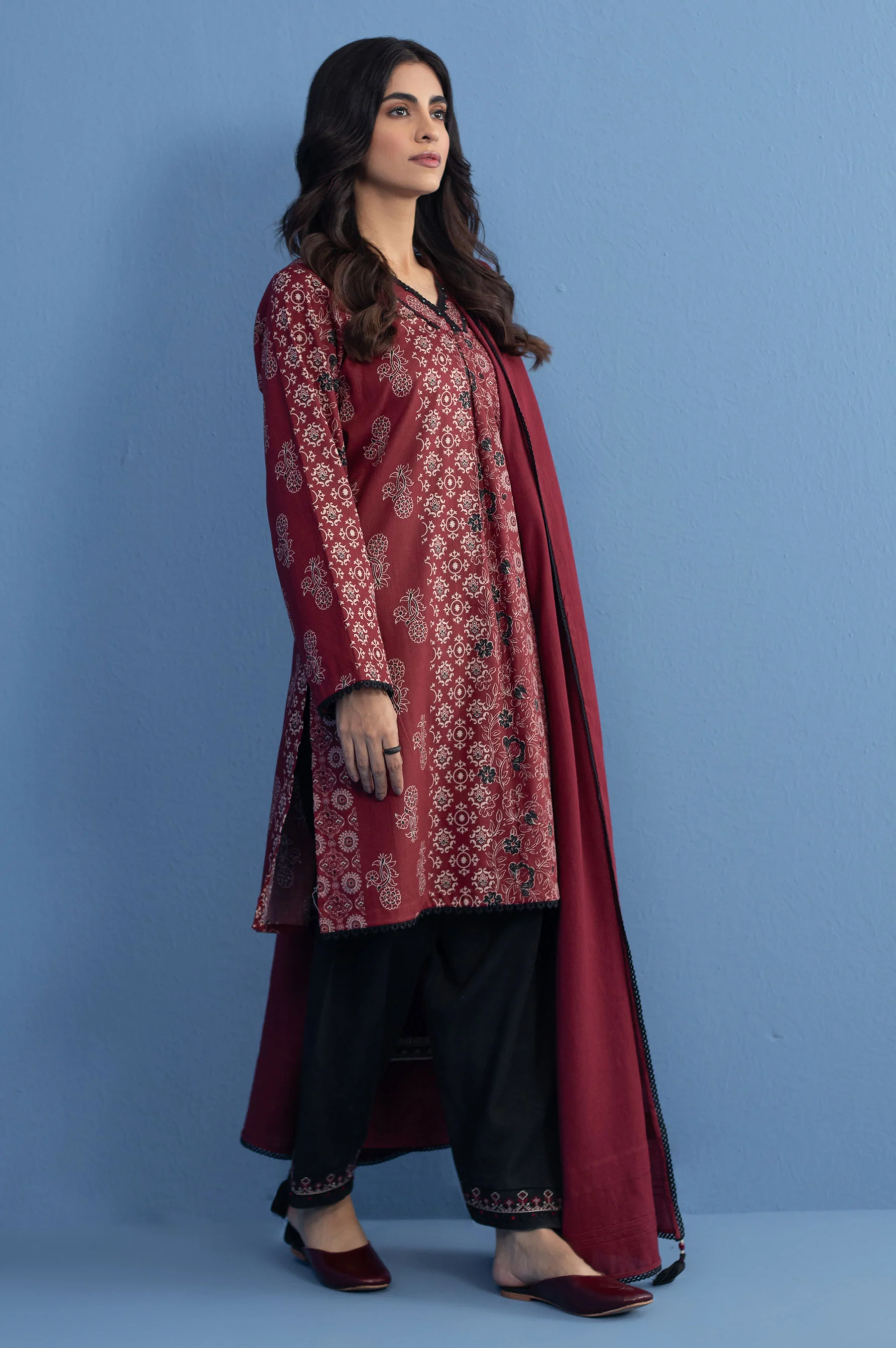 Unstitched 3 Piece Printed Cottel Suit - Image 4