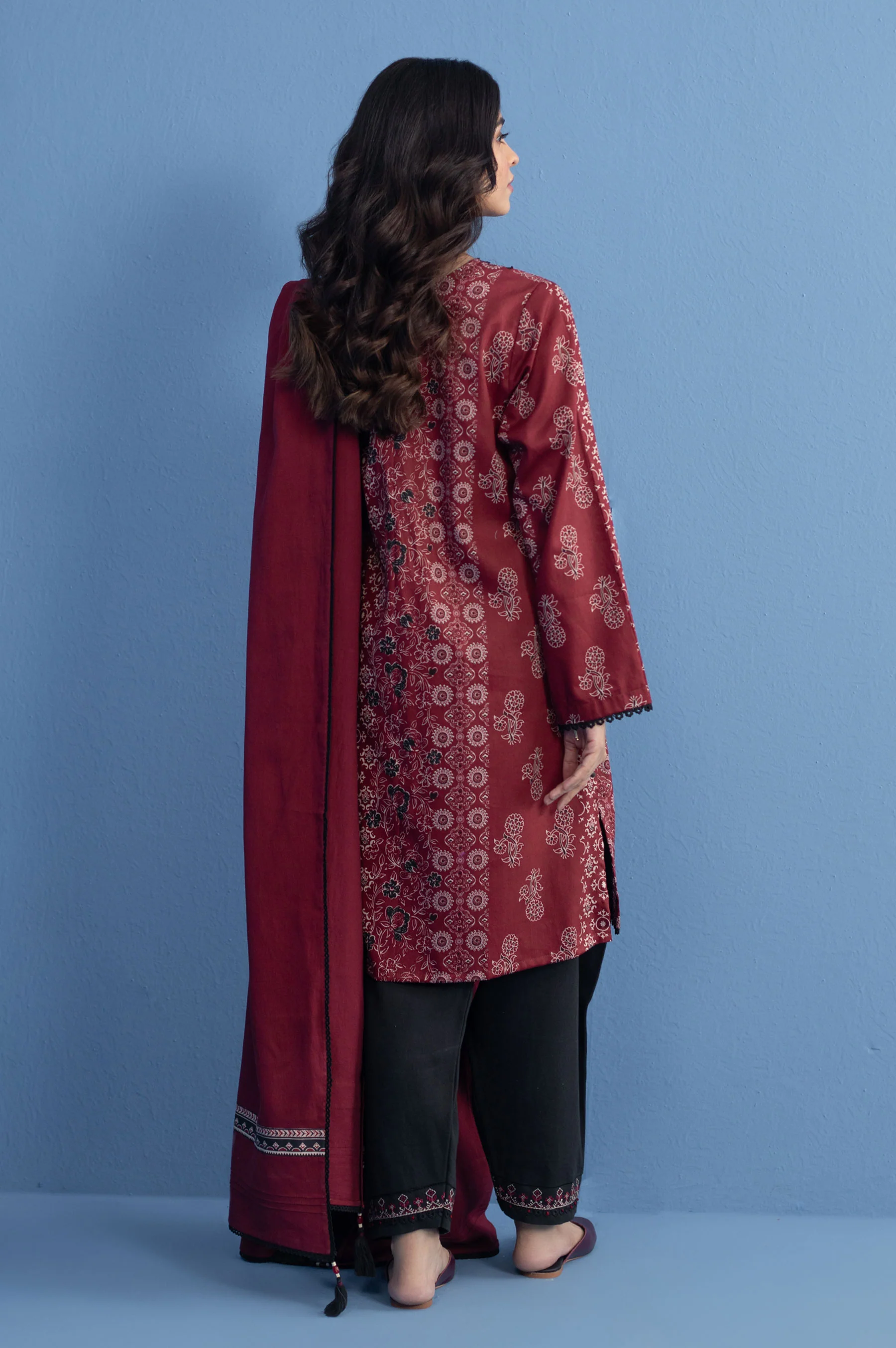 Unstitched 3 Piece Printed Cottel Suit - Image 5