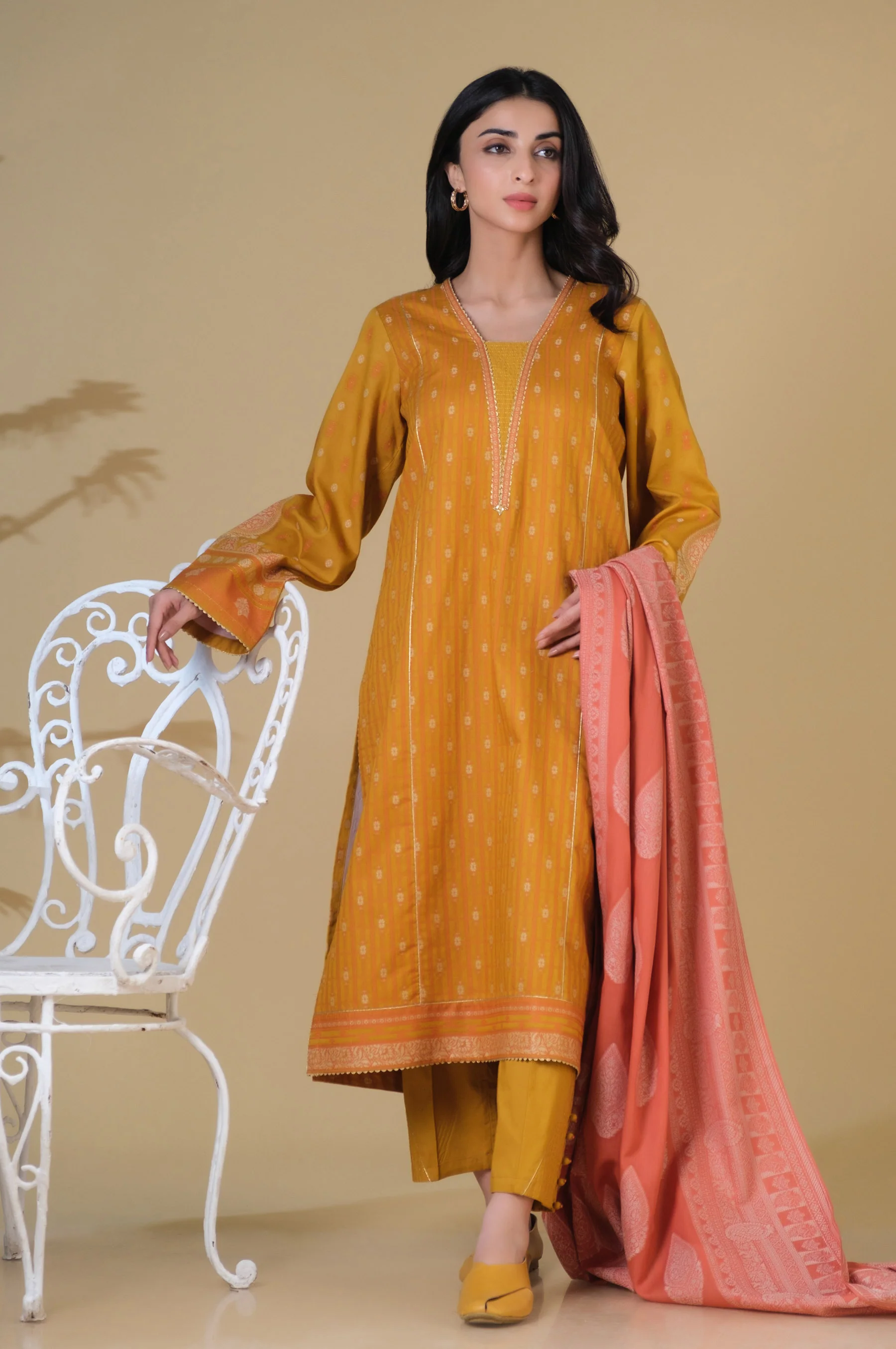 Unstitched 3 Piece Dyed Jacquard Suit - Image 2