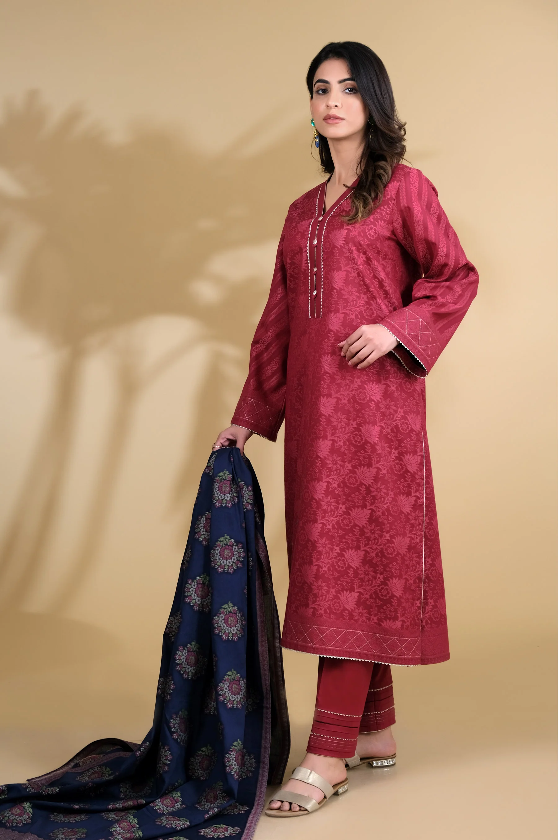 Unstitched 3 Piece Dyed Jacquard Suit - Image 4