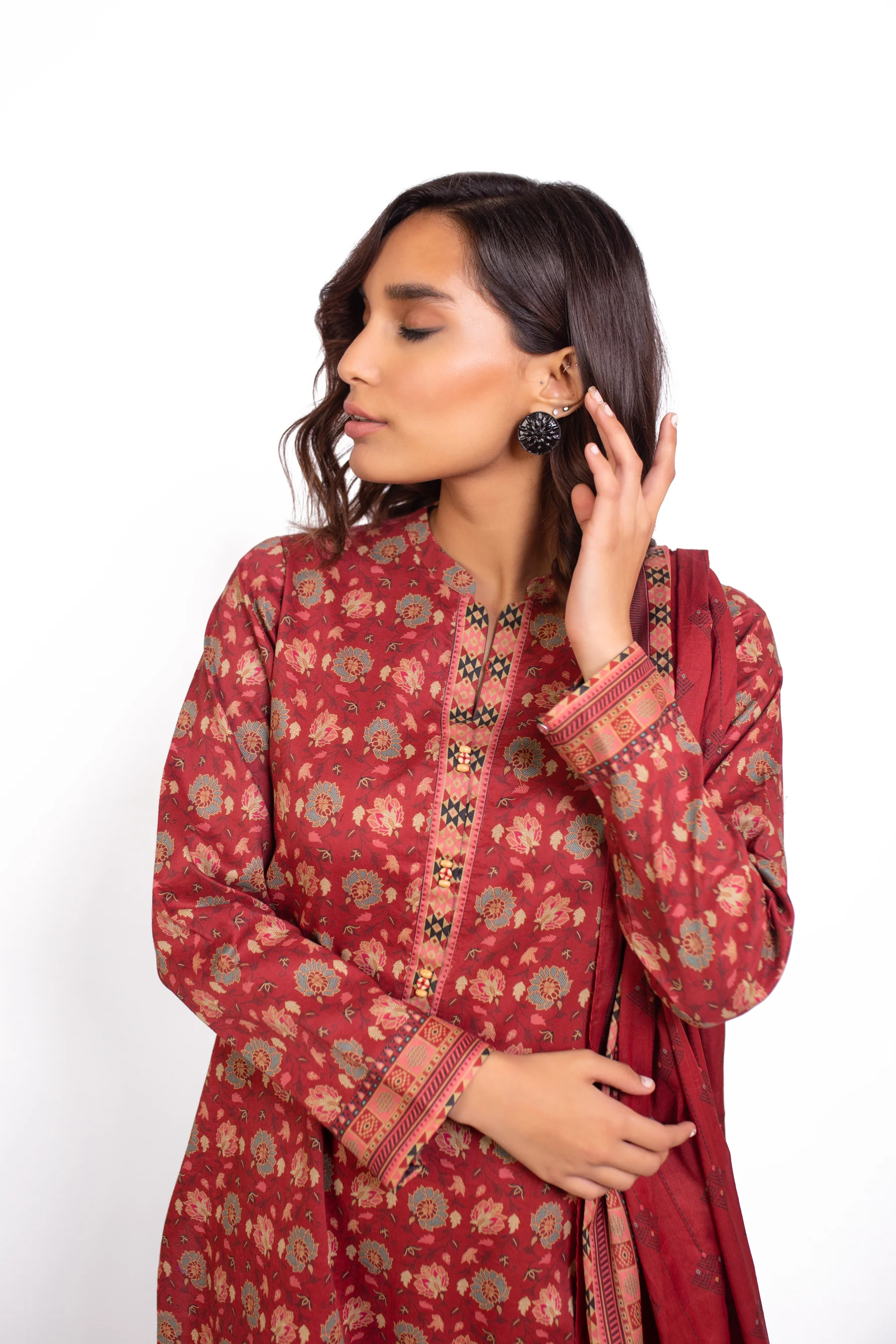 Unstitched 3 Piece Printed Khaddar Suit