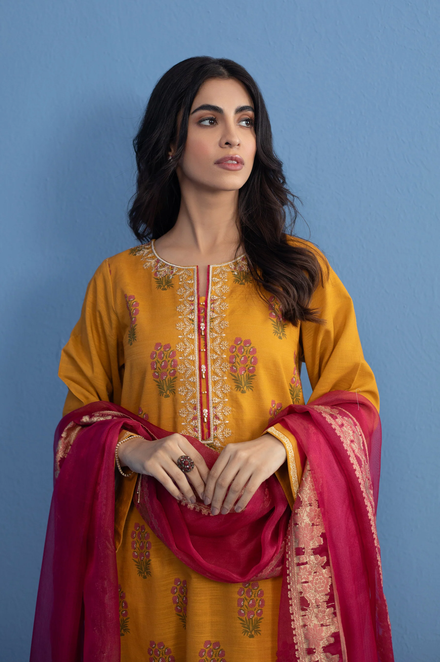 Unstitched 3 Piece Printed Khaddar Suit - Image 3