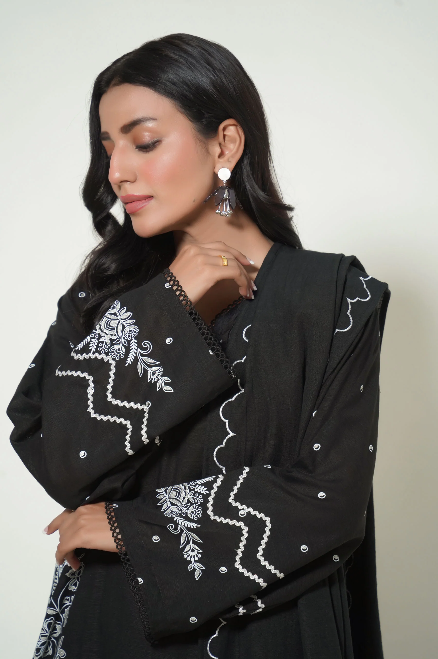 Unstitched 3 Piece Printed Khaddar Suit - Image 2
