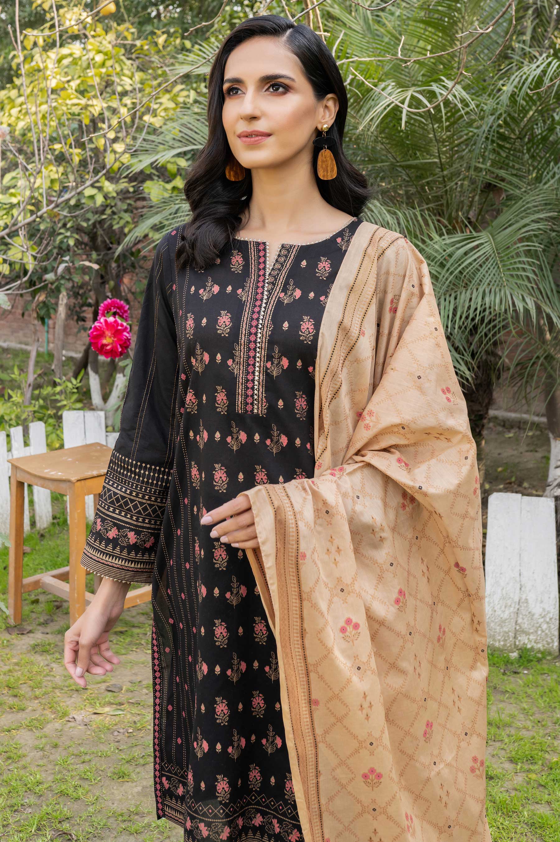 Unstitched 3 Piece Printed Gold Paste Lawn Suit with Printed Gold Paste Dupatta