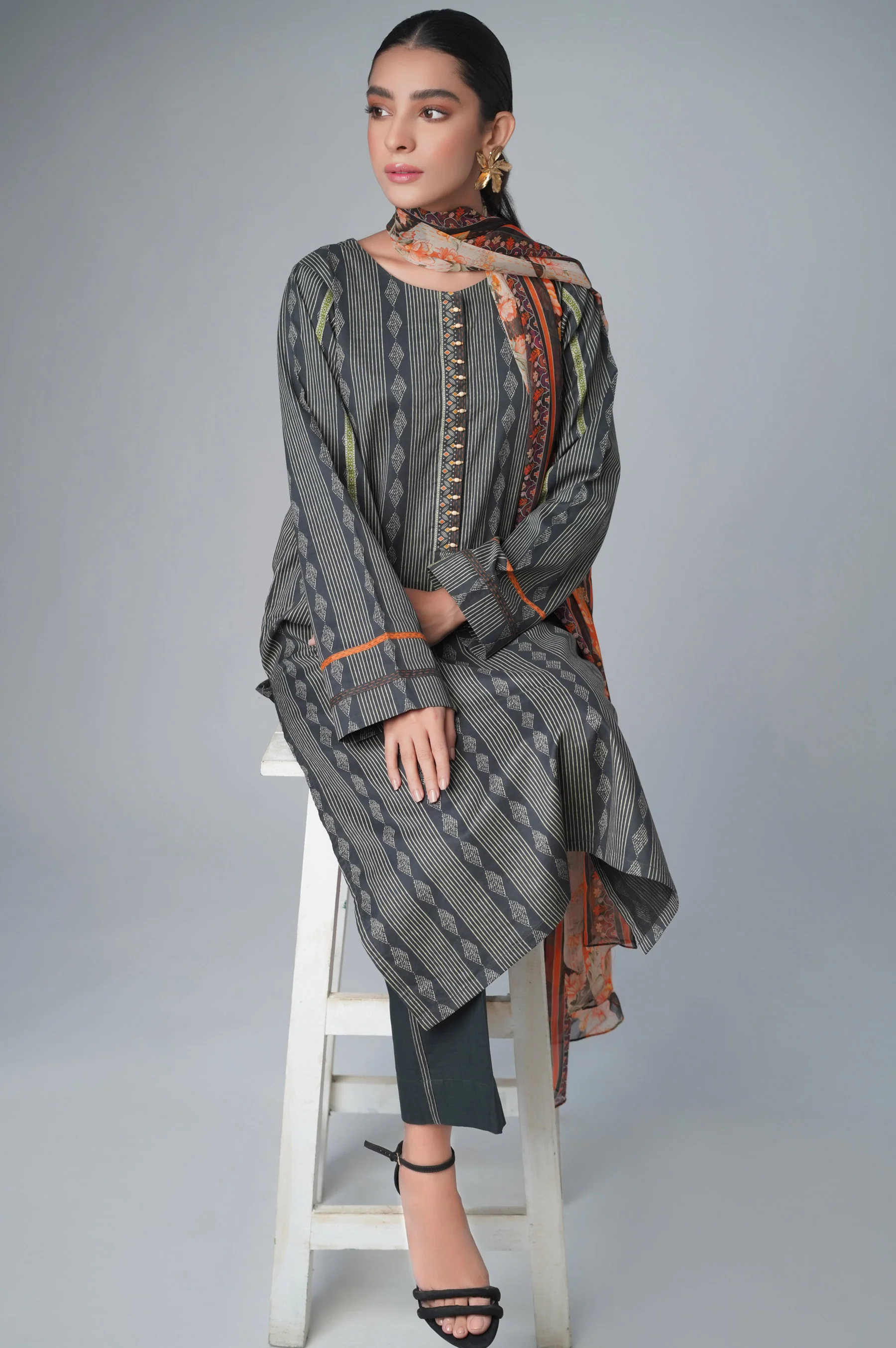Unstitched 3 Piece Printed Lawn Shirt with Chiffon Dupatta - Image 2