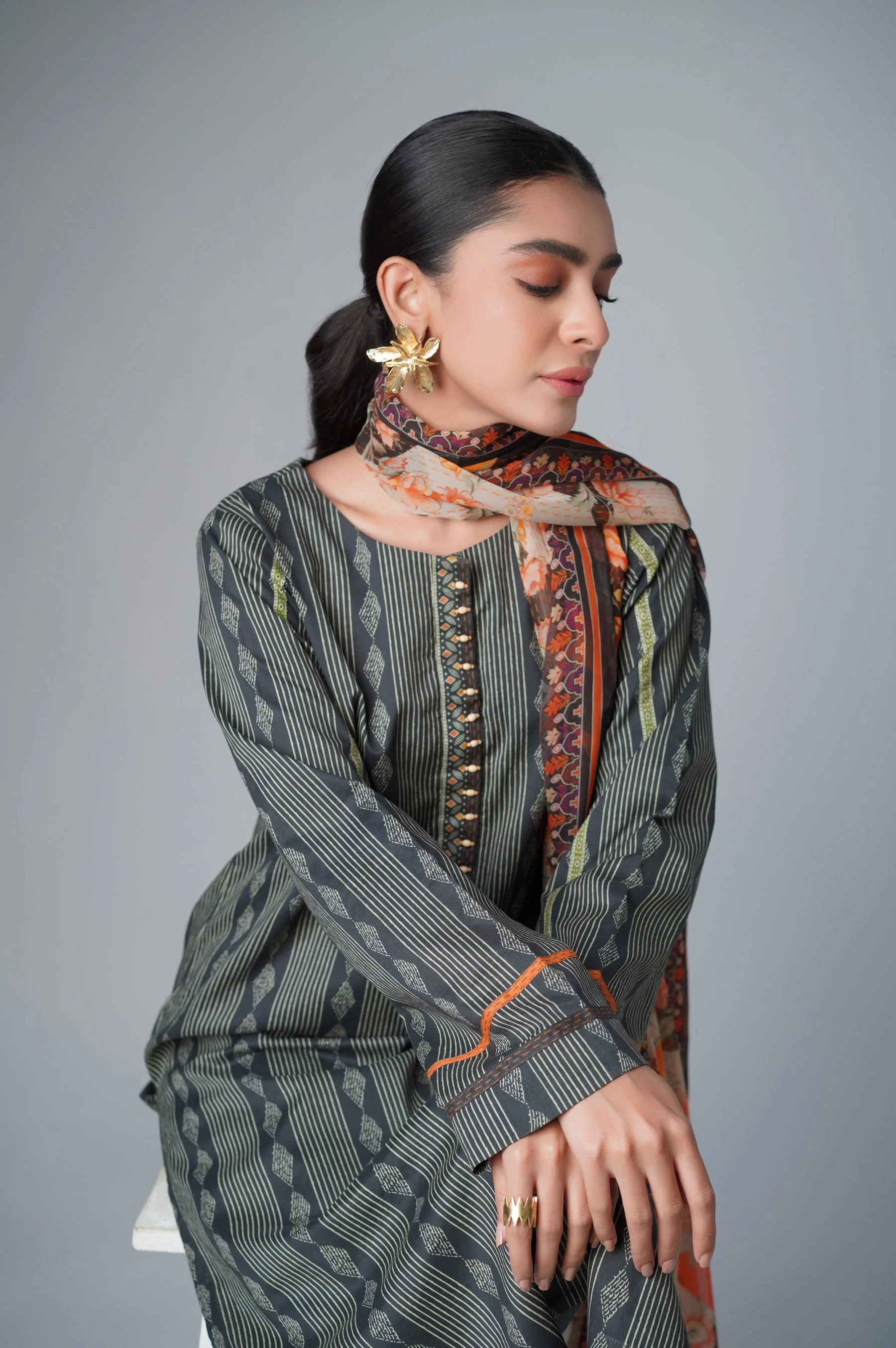 Unstitched 3 Piece Printed Lawn Shirt with Chiffon Dupatta - Image 6