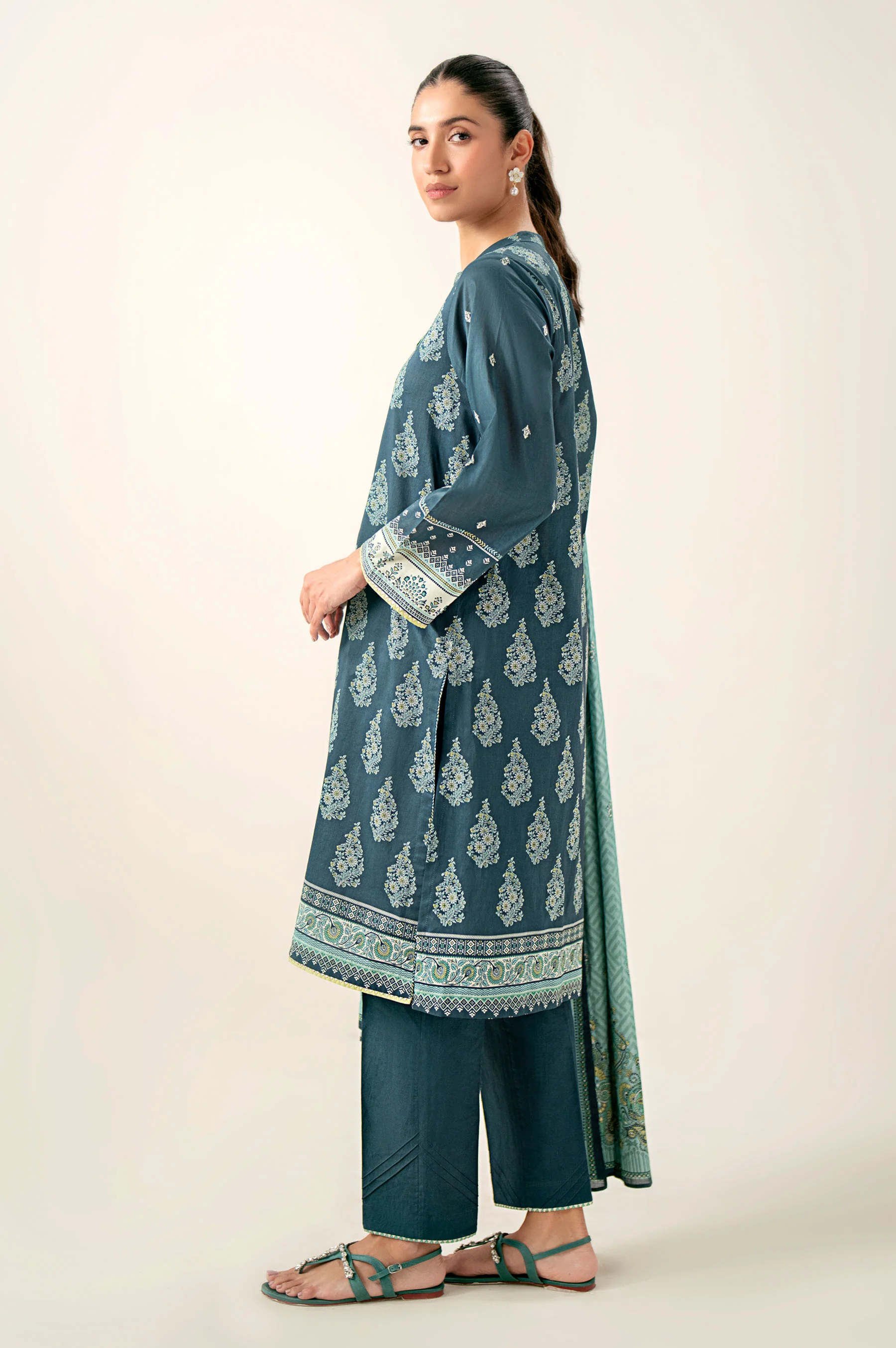 Unstitched 3 Piece Printed Lawn Shirt with Lawn Dupatta - Image 5