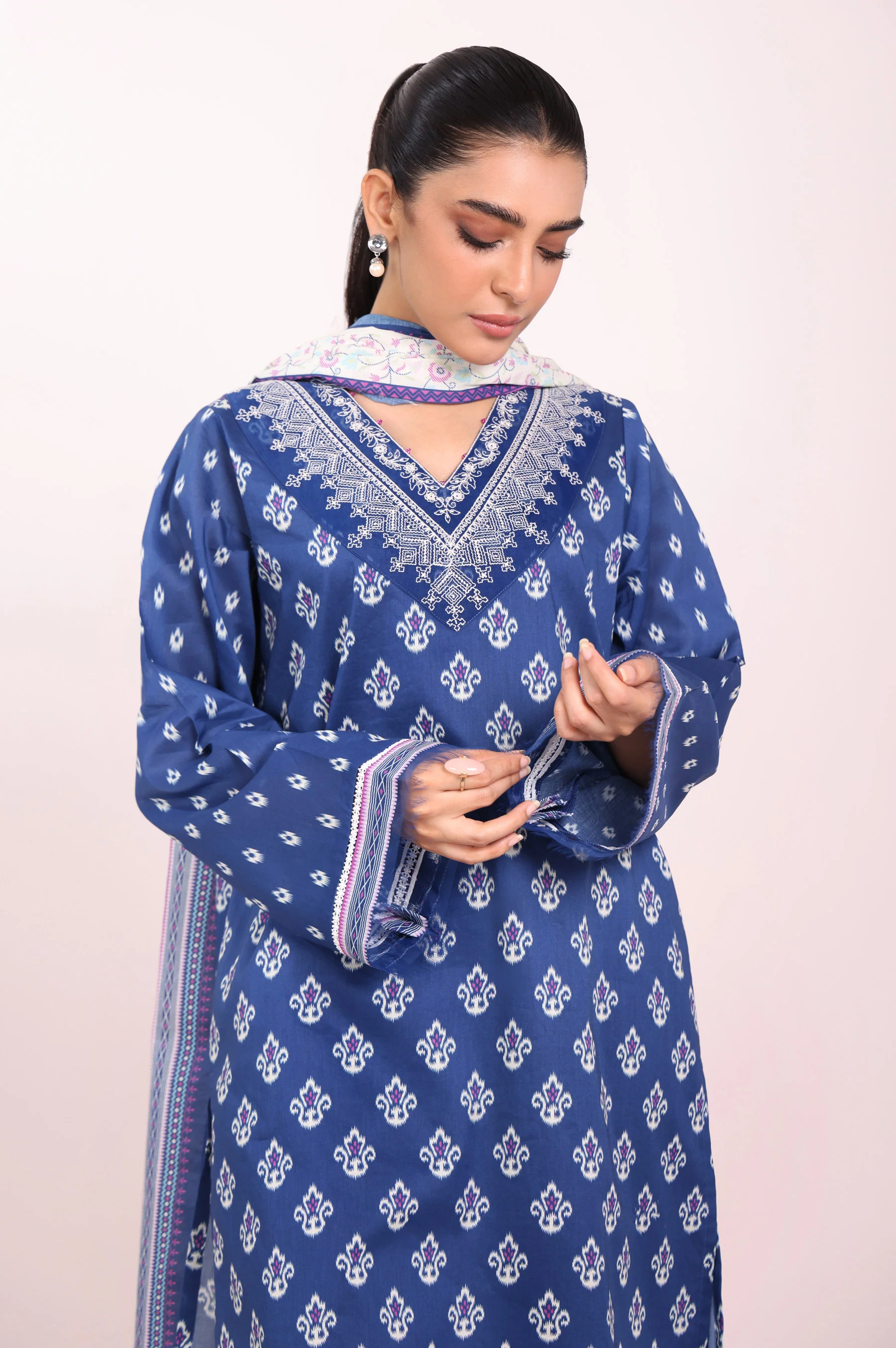 Unstitched 3 Piece Embroidered Lawn Shirt with Printed Lawn Dupatta - Image 6