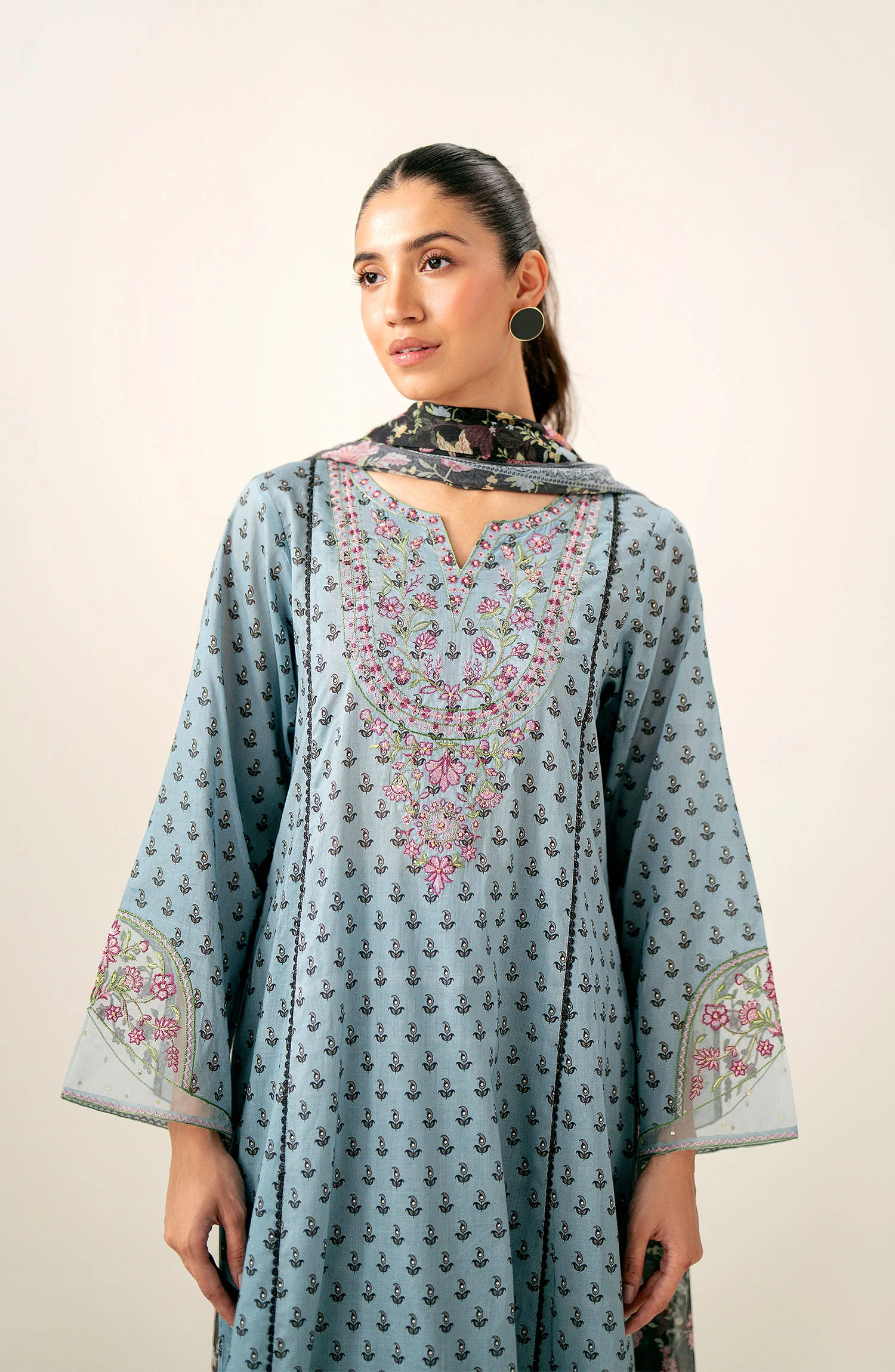 Unstitched 3 Piece Printed Lawn Shirt with Printed Chiffon Dupatta - Image 6