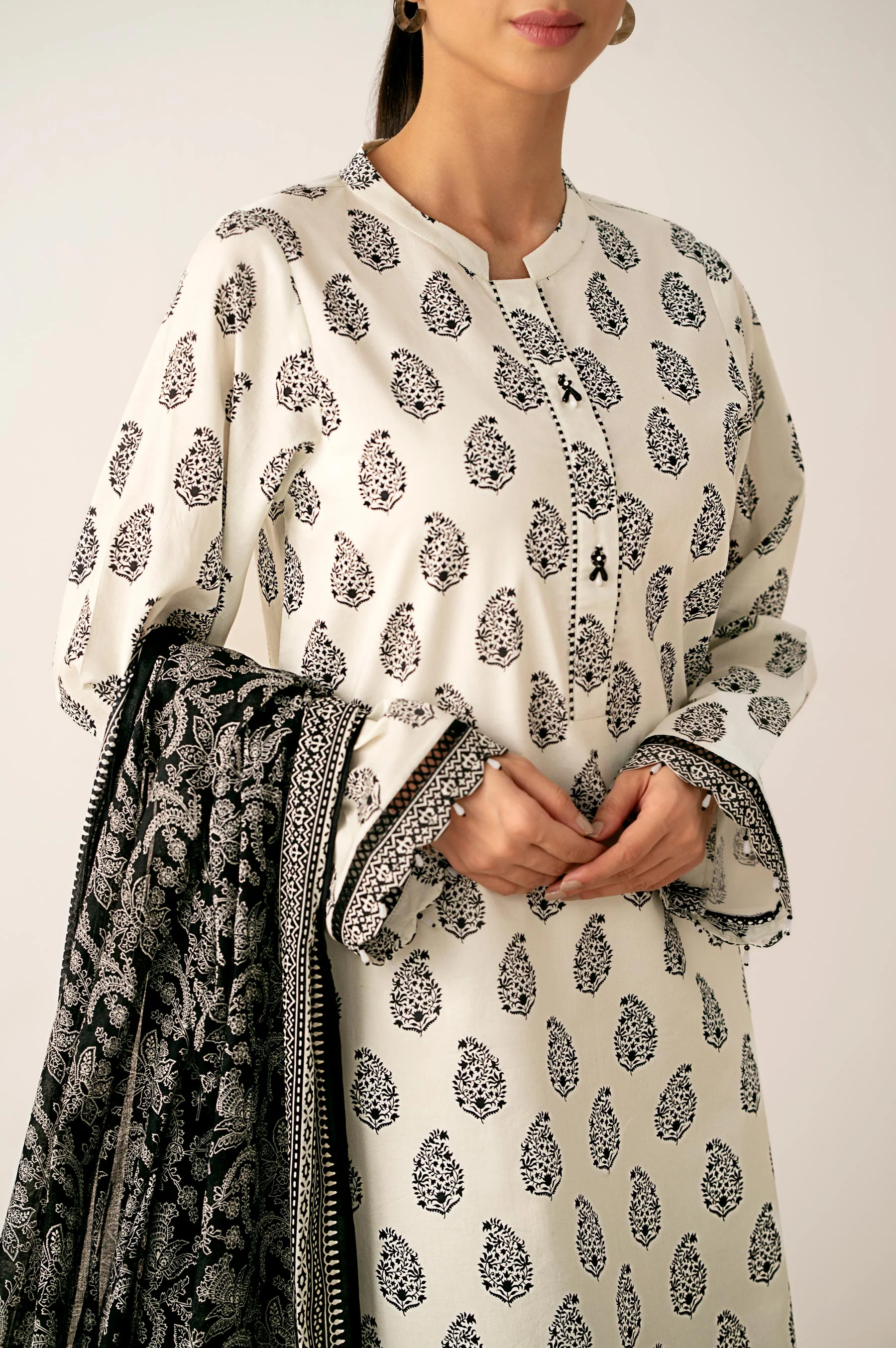 Unstitched 3 Piece Printed Lawn Suit - Image 5