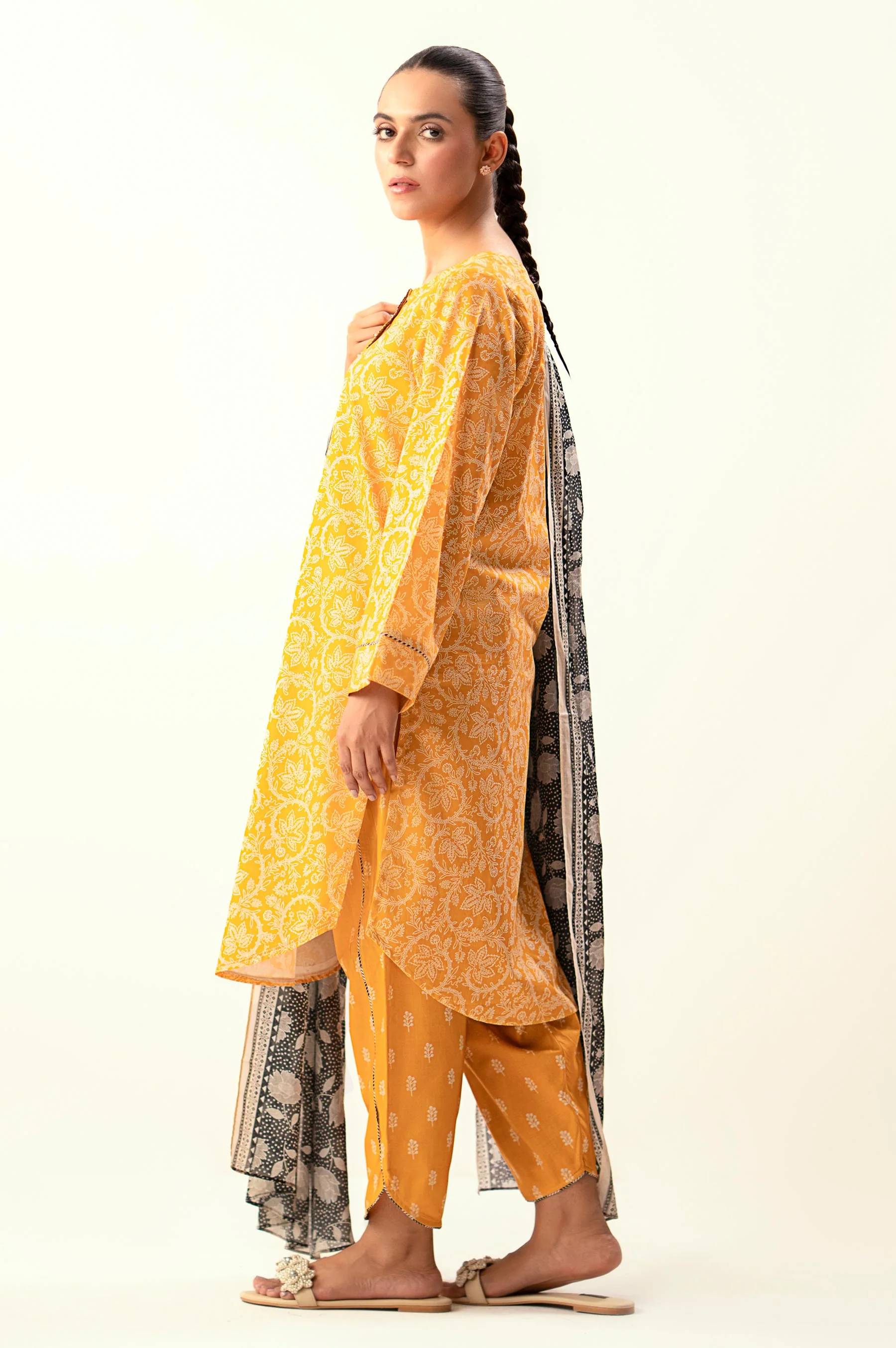 UNSTITCHED PRINTED SUIT - Image 3