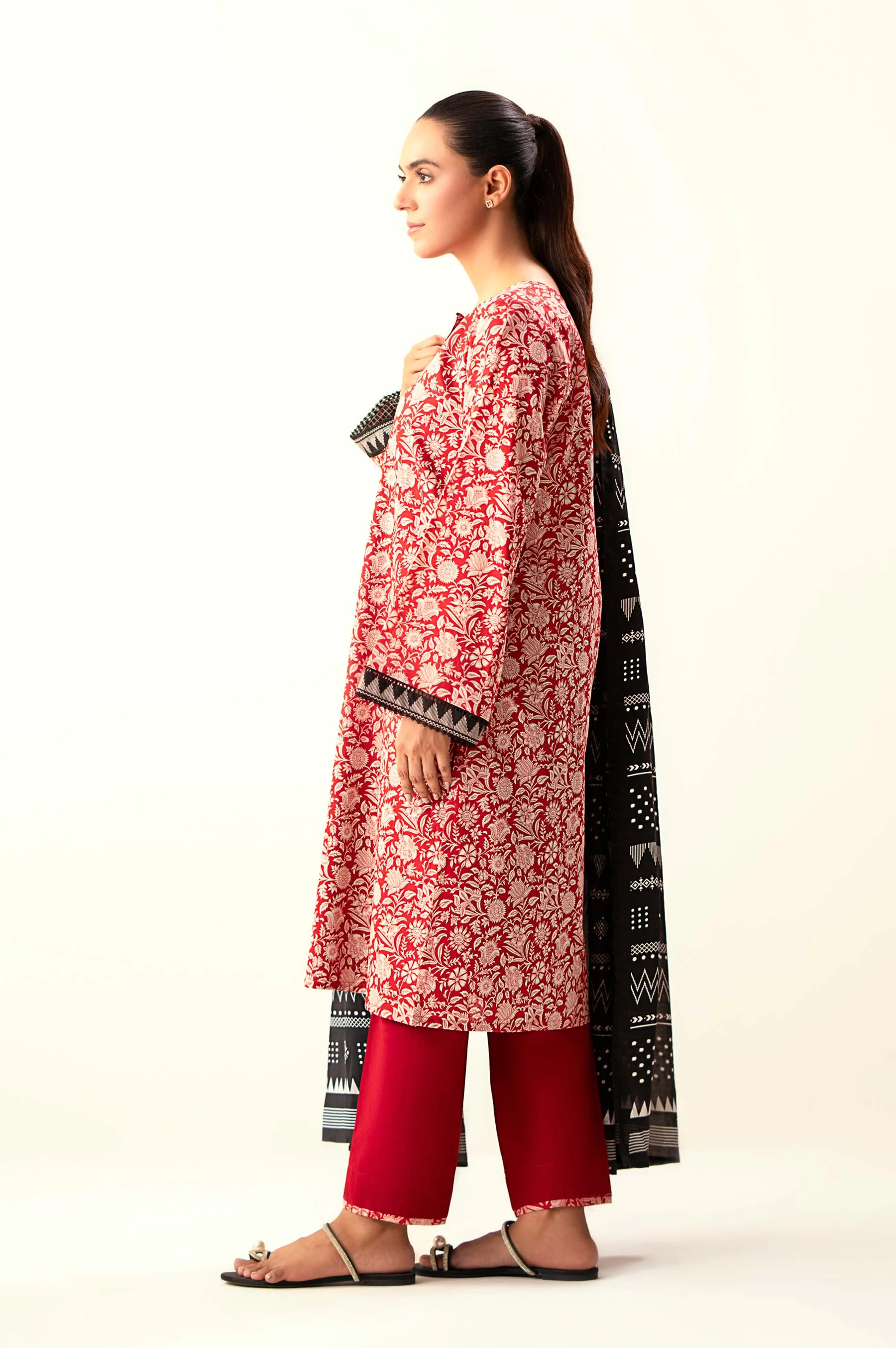 Unstitched 3 Piece Printed Lawn Suit - Image 3