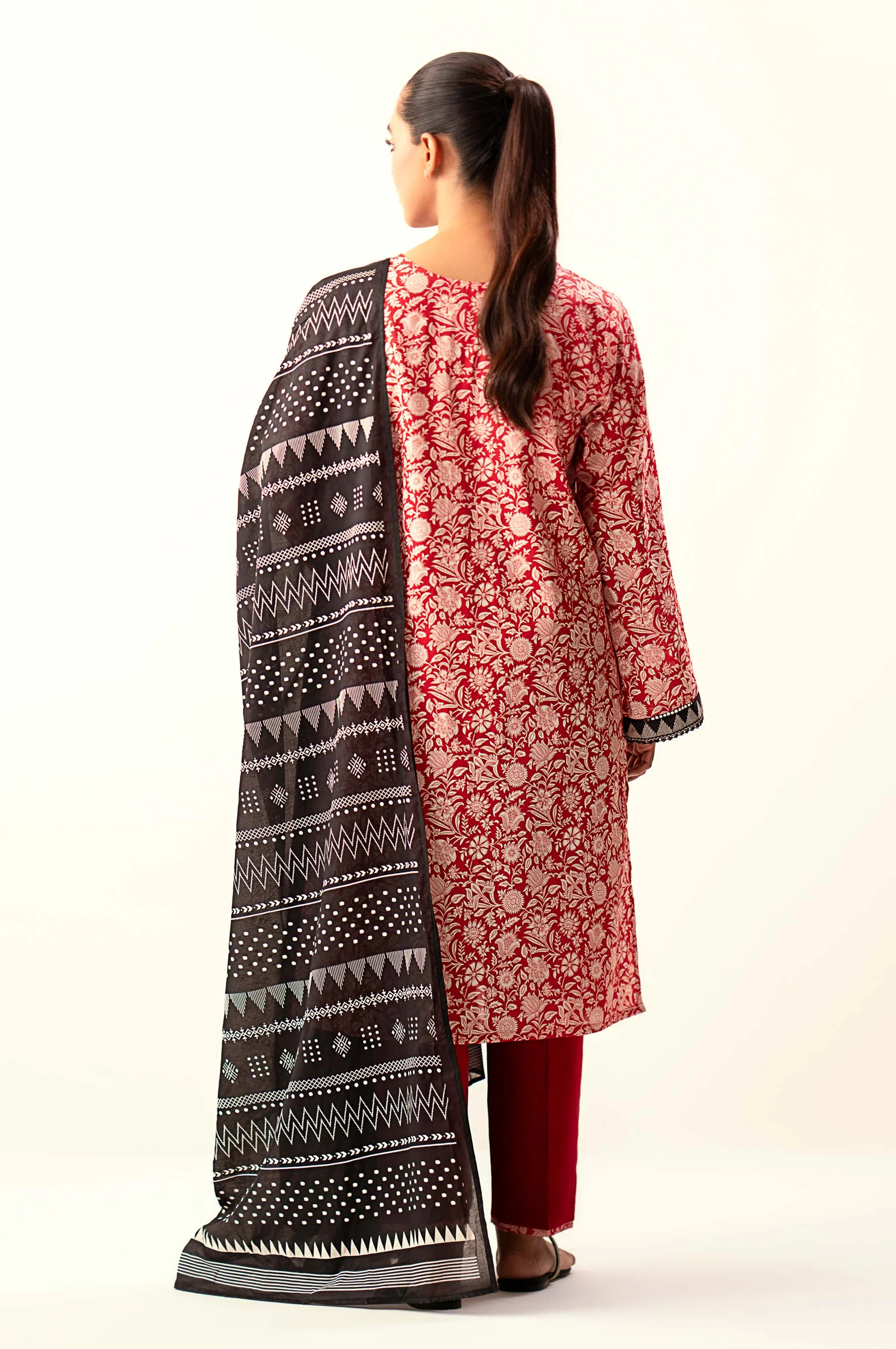 Unstitched 3 Piece Printed Lawn Suit - Image 5