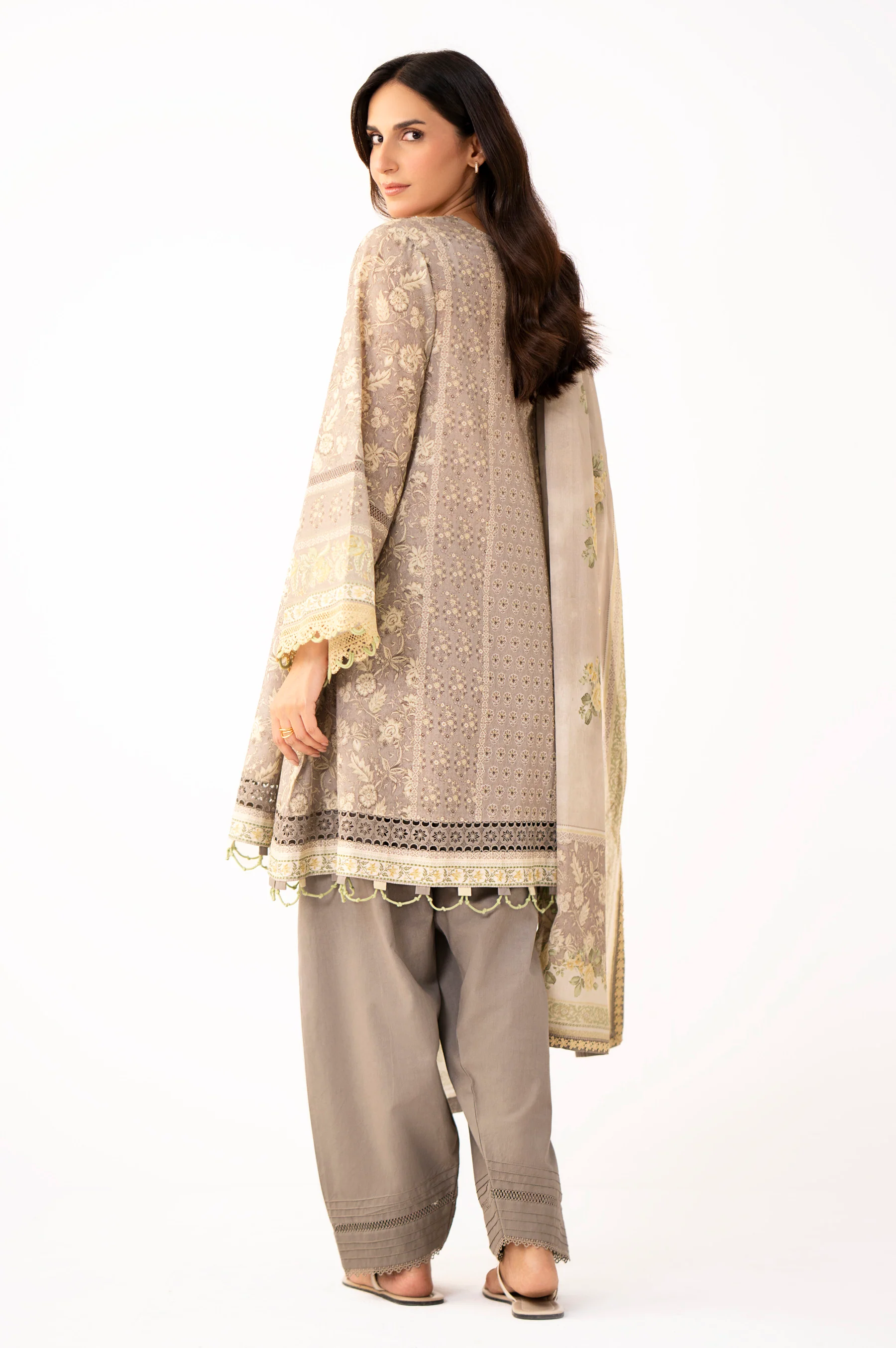 UNSTITCHED PRINTED SUIT - Image 5