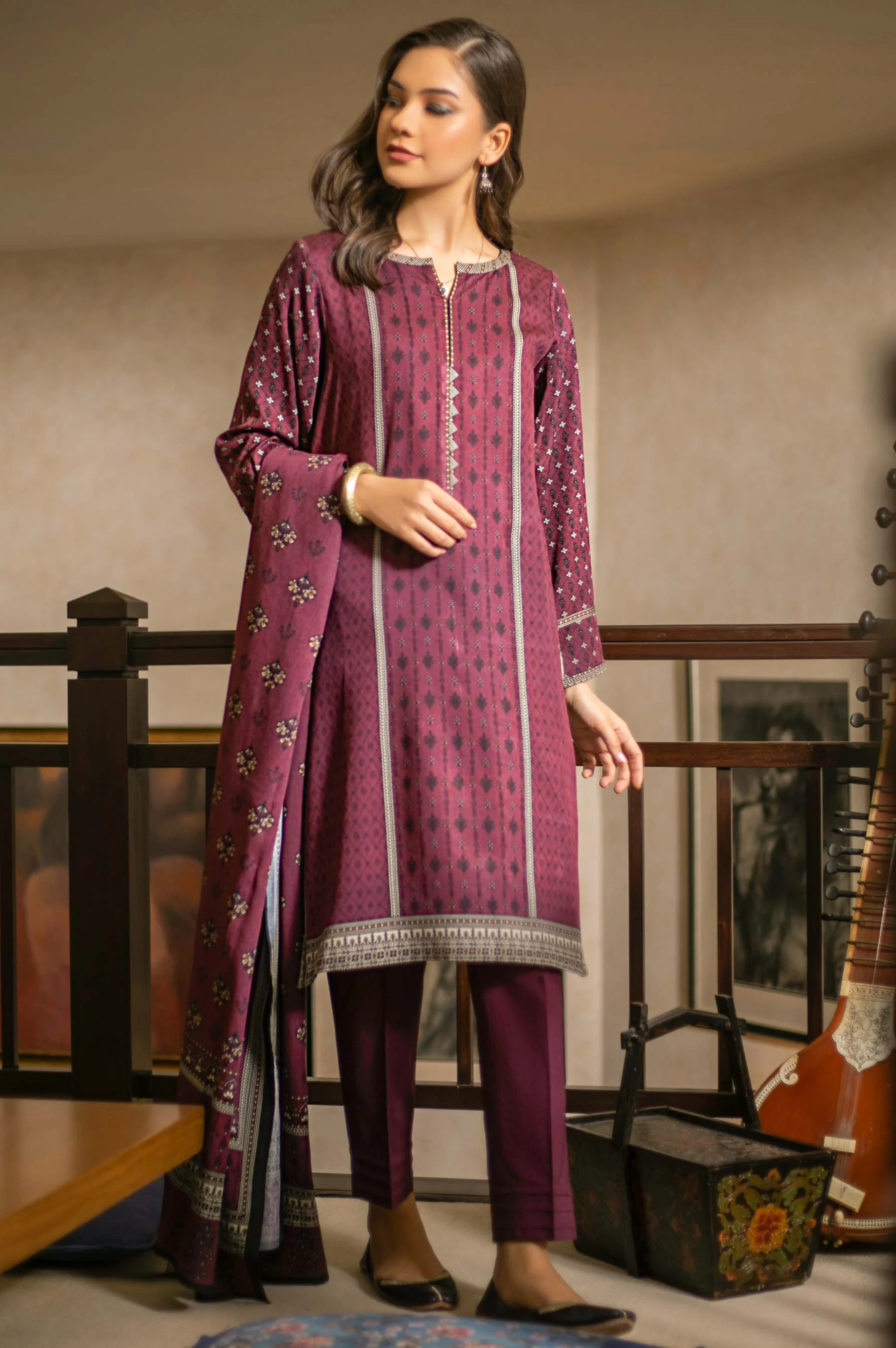 Unstitched 3 Piece Printed Linen Viscose Suit