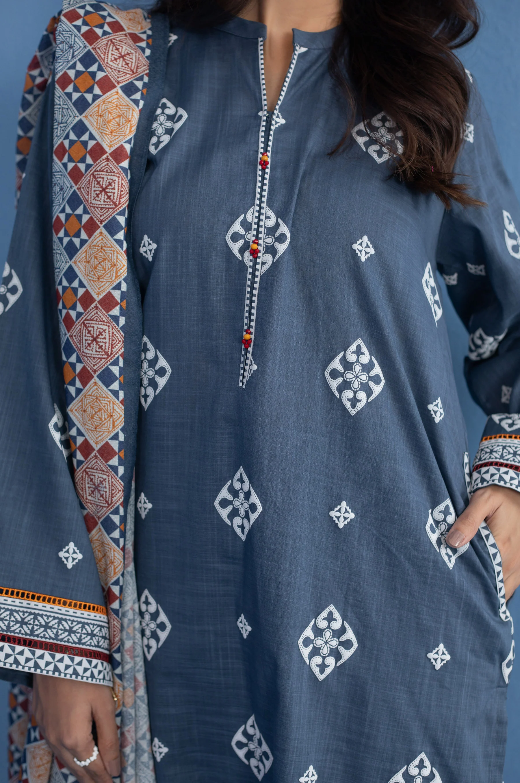 Unstitched 3 Piece slub printed suit - Image 6