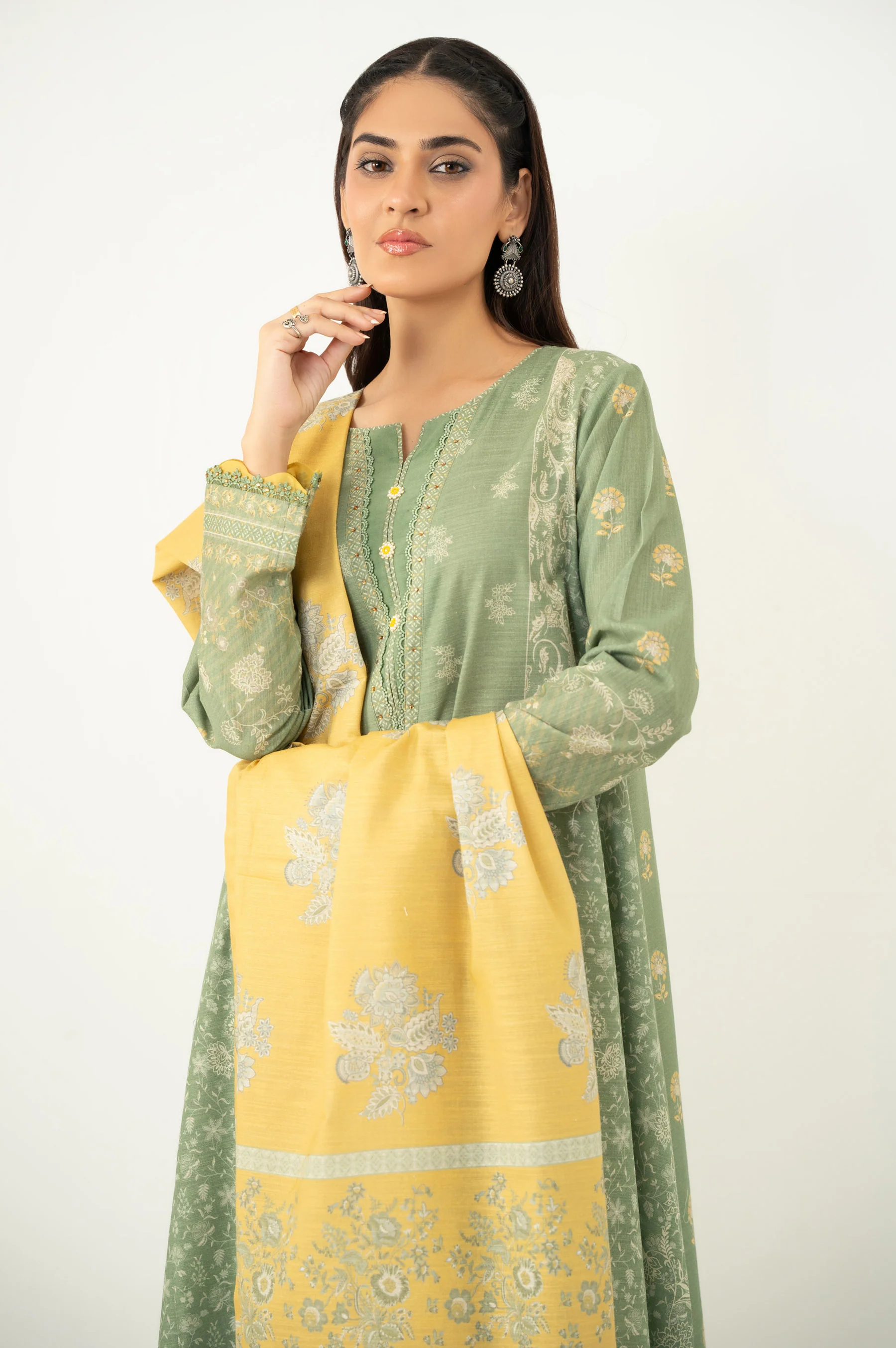 UNSTITCHED PRINTED SUIT - Image 4