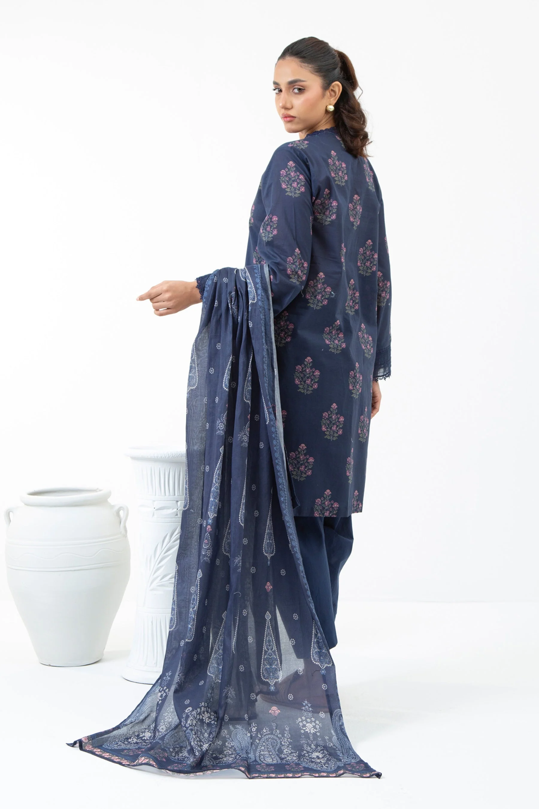 PRINTED CAMBRIC UNSTITCHED 3 PIECE SUIT - Image 3
