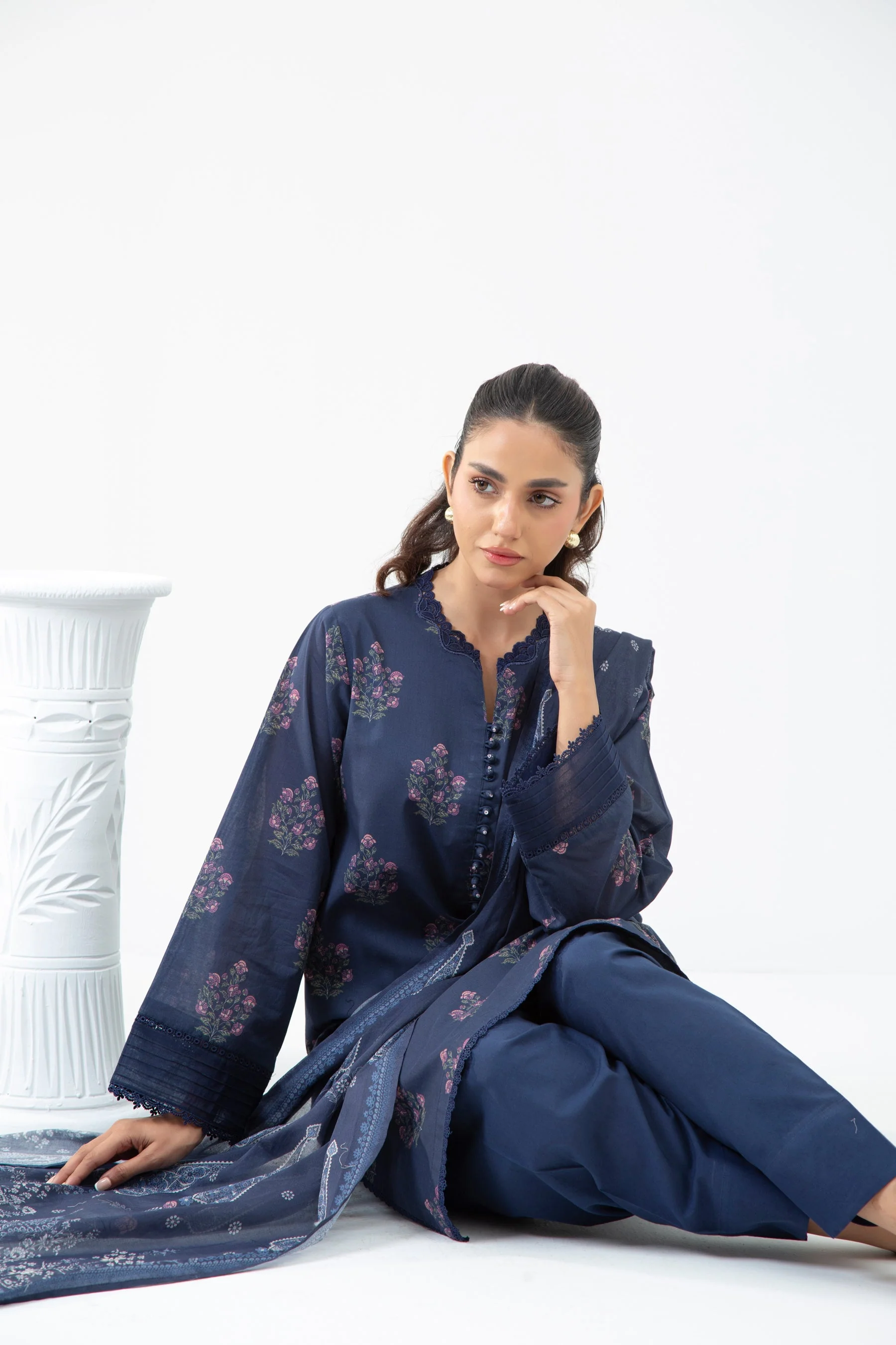 PRINTED CAMBRIC UNSTITCHED 3 PIECE SUIT - Image 6