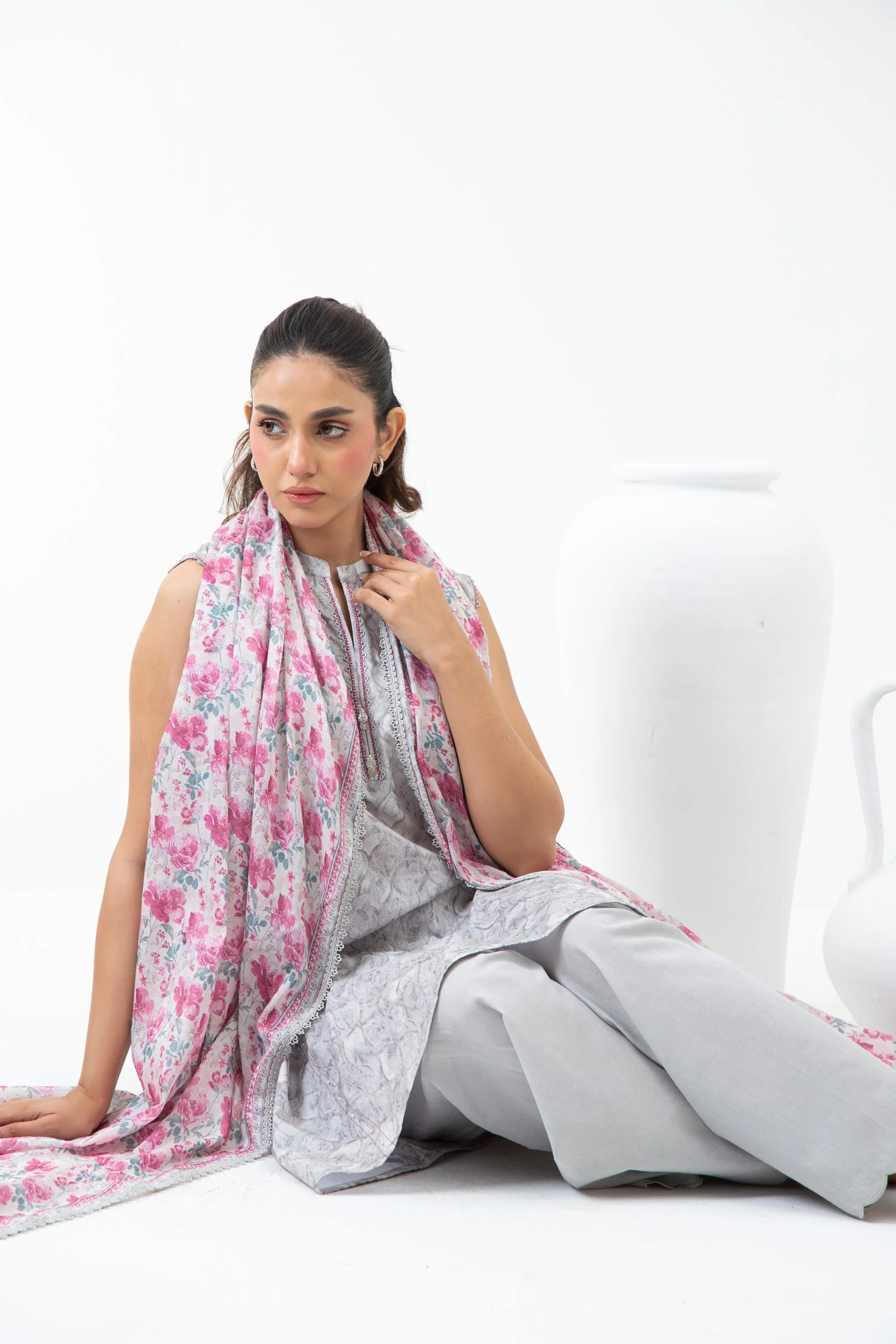 PRINTED LAWN UNSTITCHED 3 PIECE SUIT - Image 6