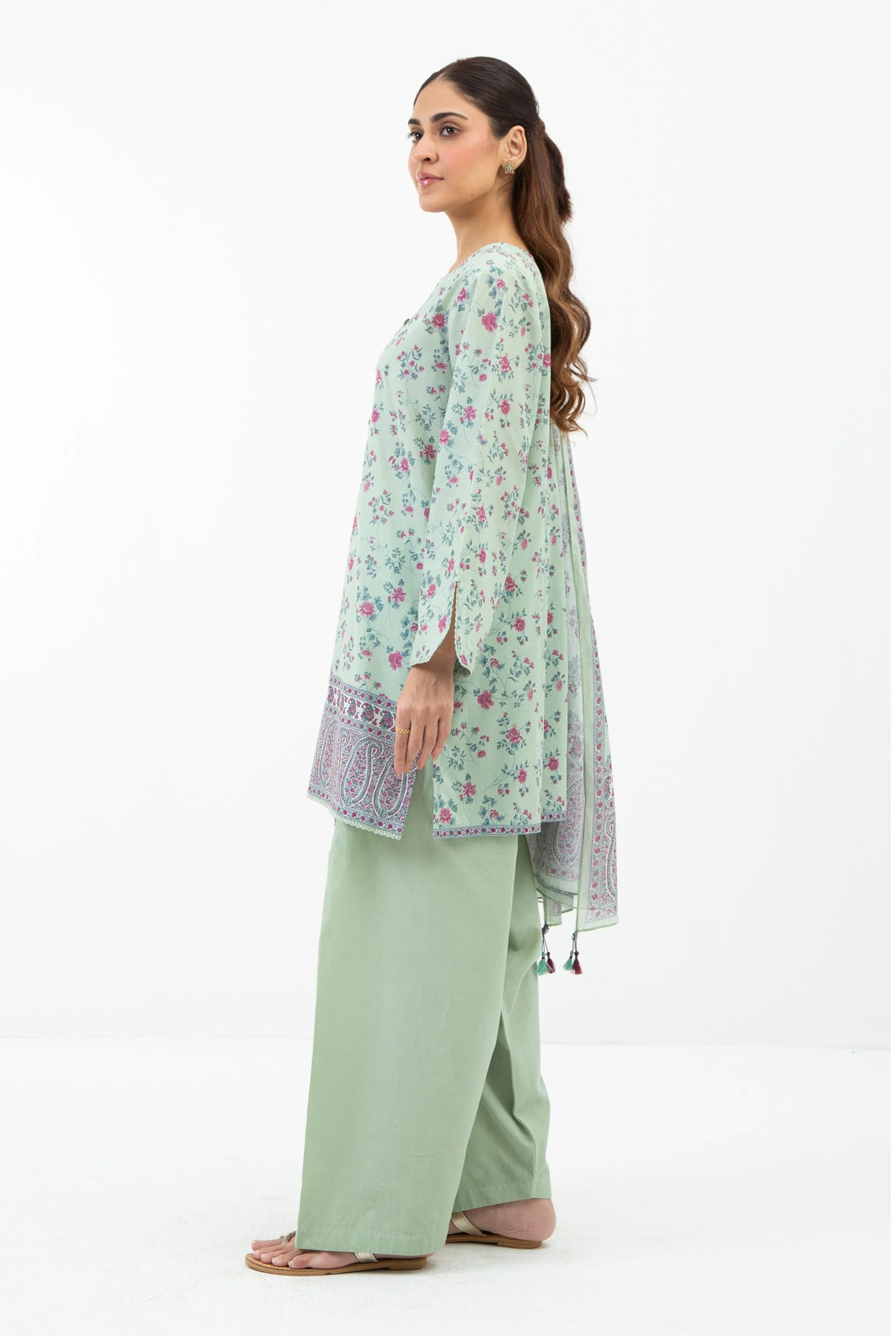 PRINTED LAWN UNSTITCHED 3 PIECE SUIT - Image 3