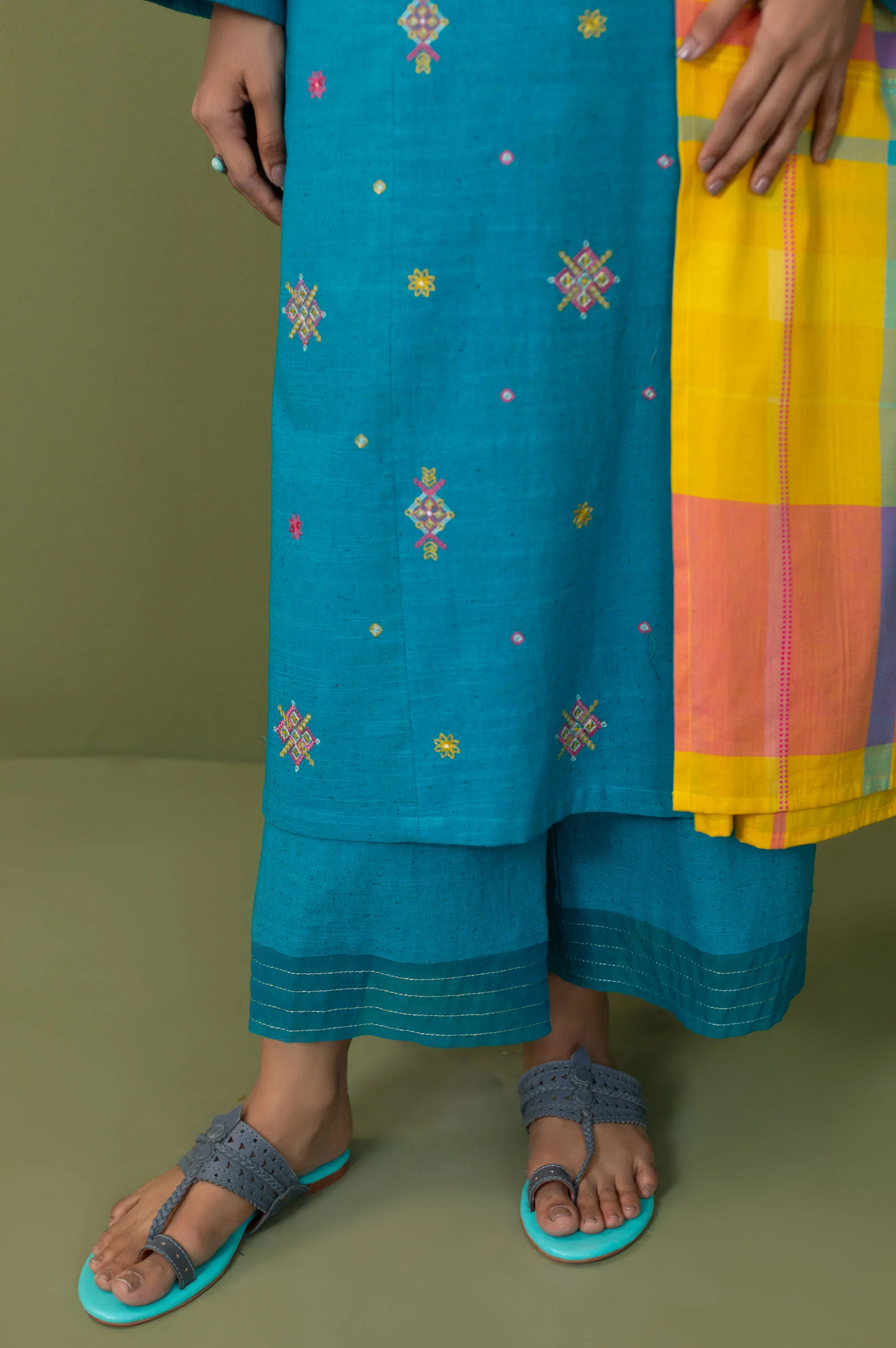 Unstitched 3 Piece Textured Slub Suit - Image 7