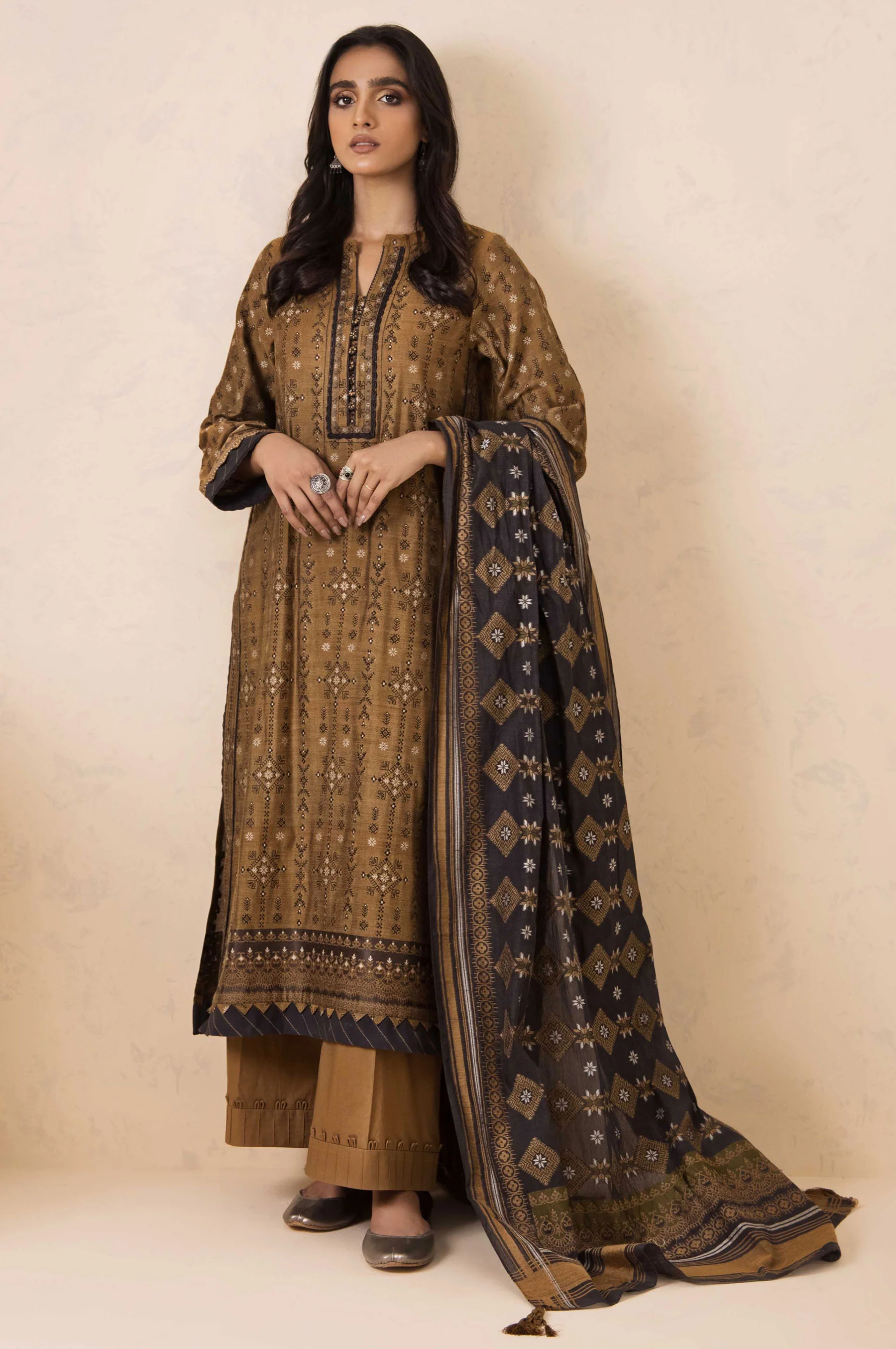 Unstitched 3 Piece Yarn Dyed Jacquard Suit