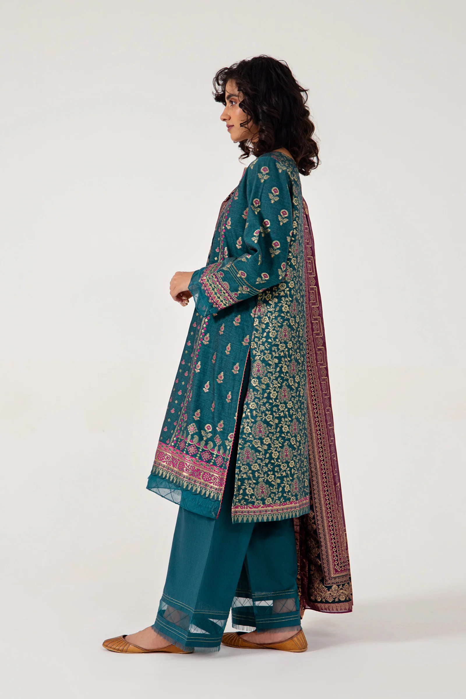 Unstitched 3 Piece Yarn Dyed Jacquard Suit - Image 5